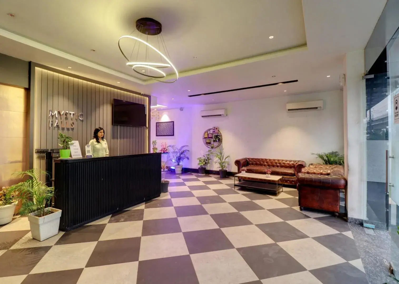 Lobby or reception in Hotel Mystic Falls Lobby or reception in Hotel Mystic Falls