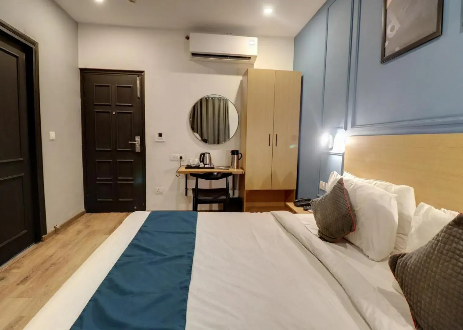 air conditioner, Bed in Hotel Mystic Falls air conditioner, Bed in Hotel Mystic Falls