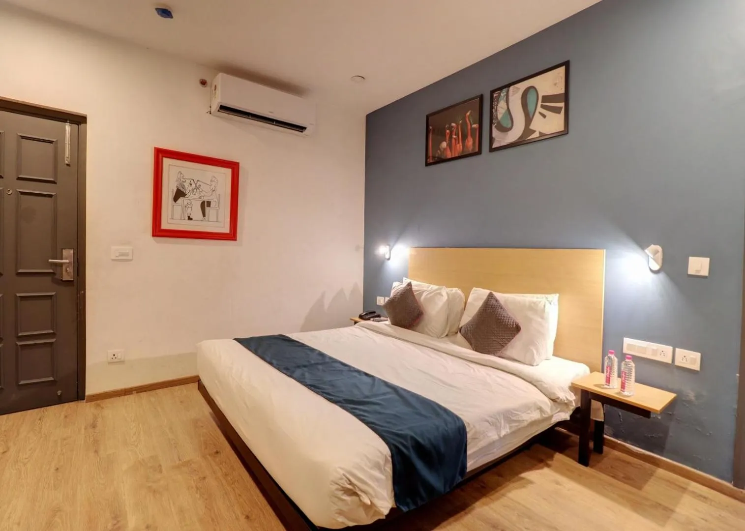 Bedroom, Bed in Hotel Mystic Falls