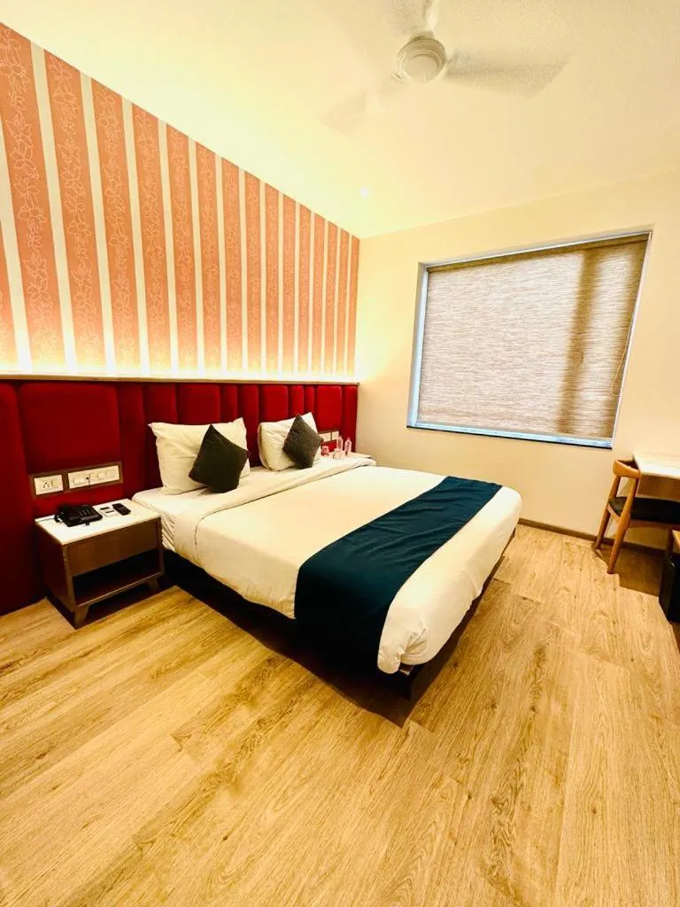 Bed in Hotel Mystic Falls