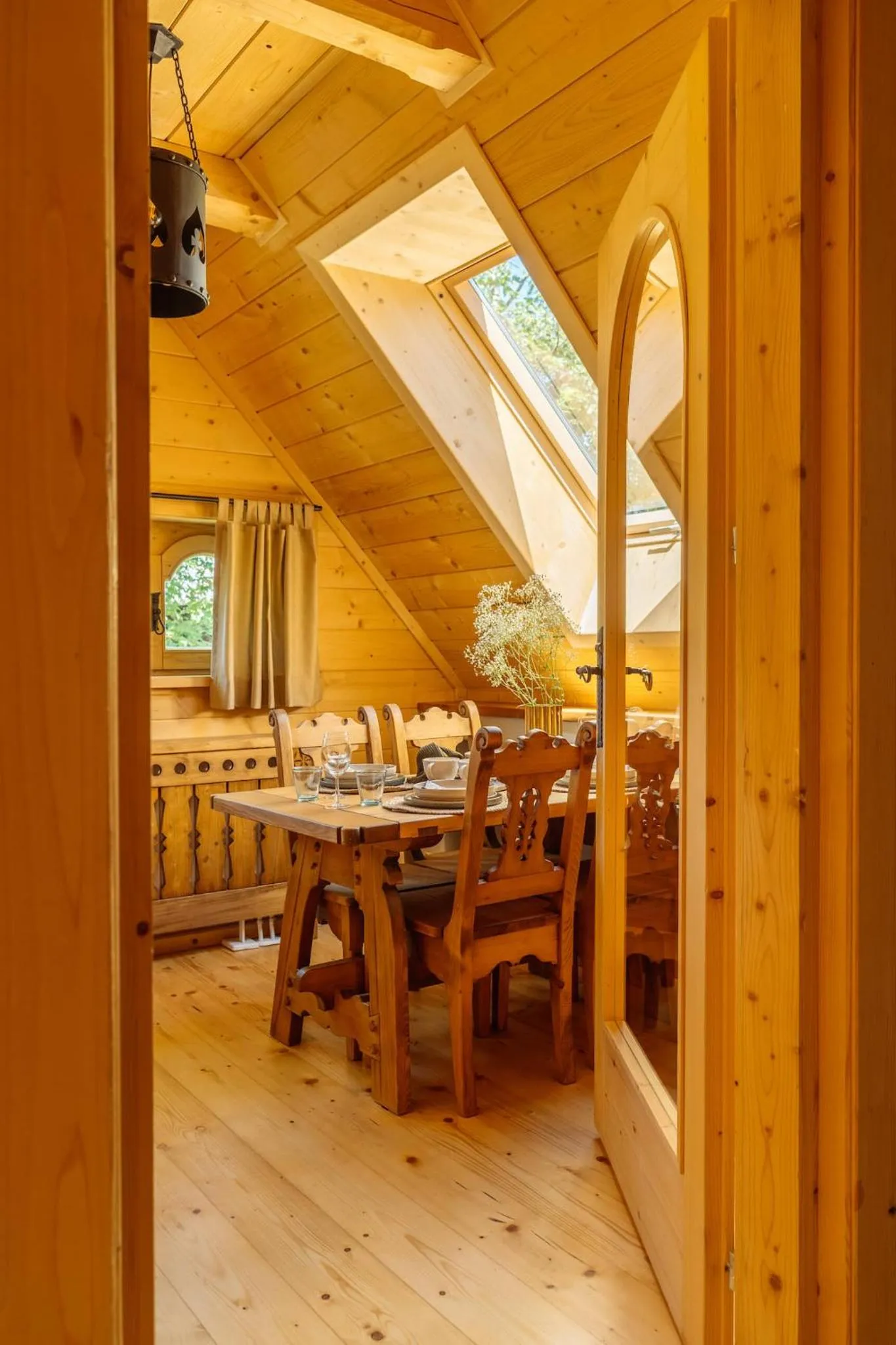 Dining area in Podhalańskie Tarasy - LoftAffair