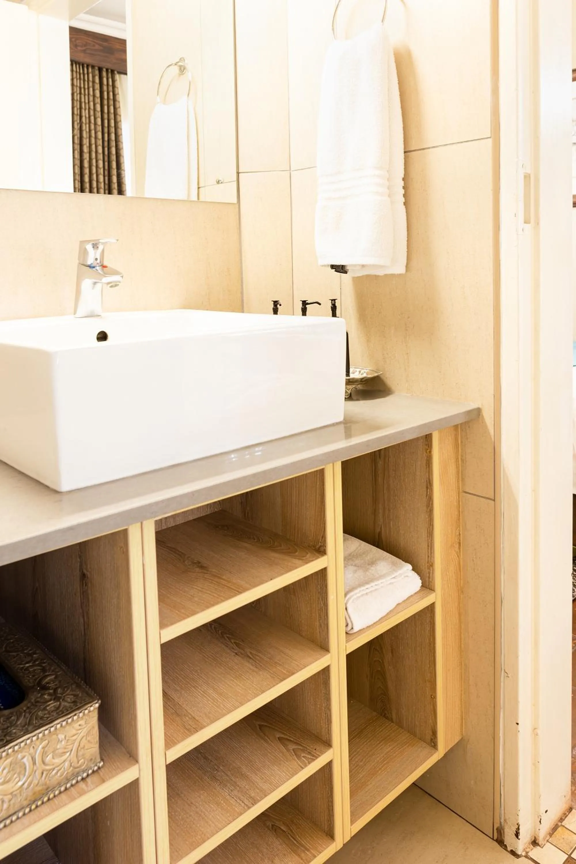 Kathu Gamagara Lodge