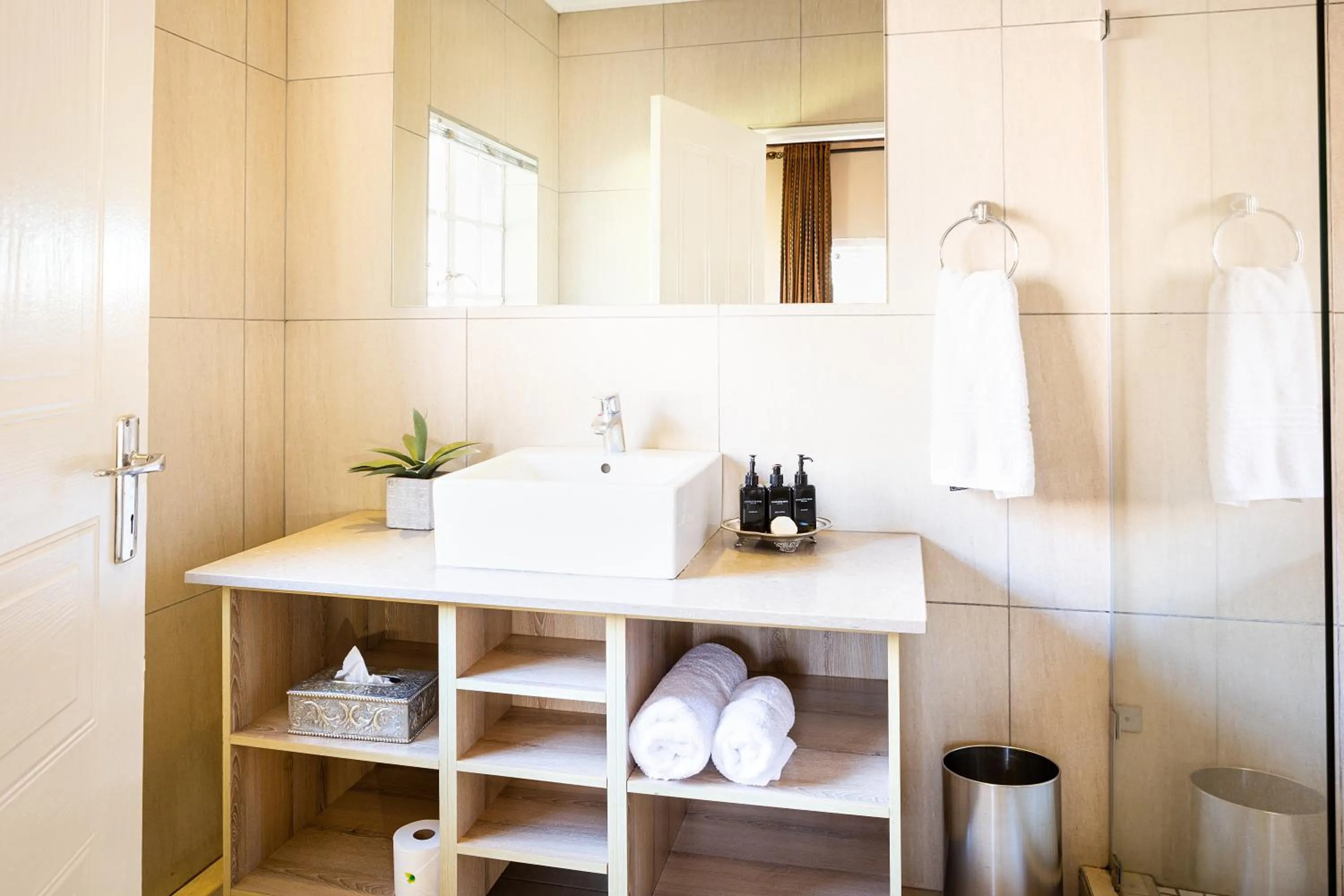 Bathroom in Kathu Gamagara Lodge