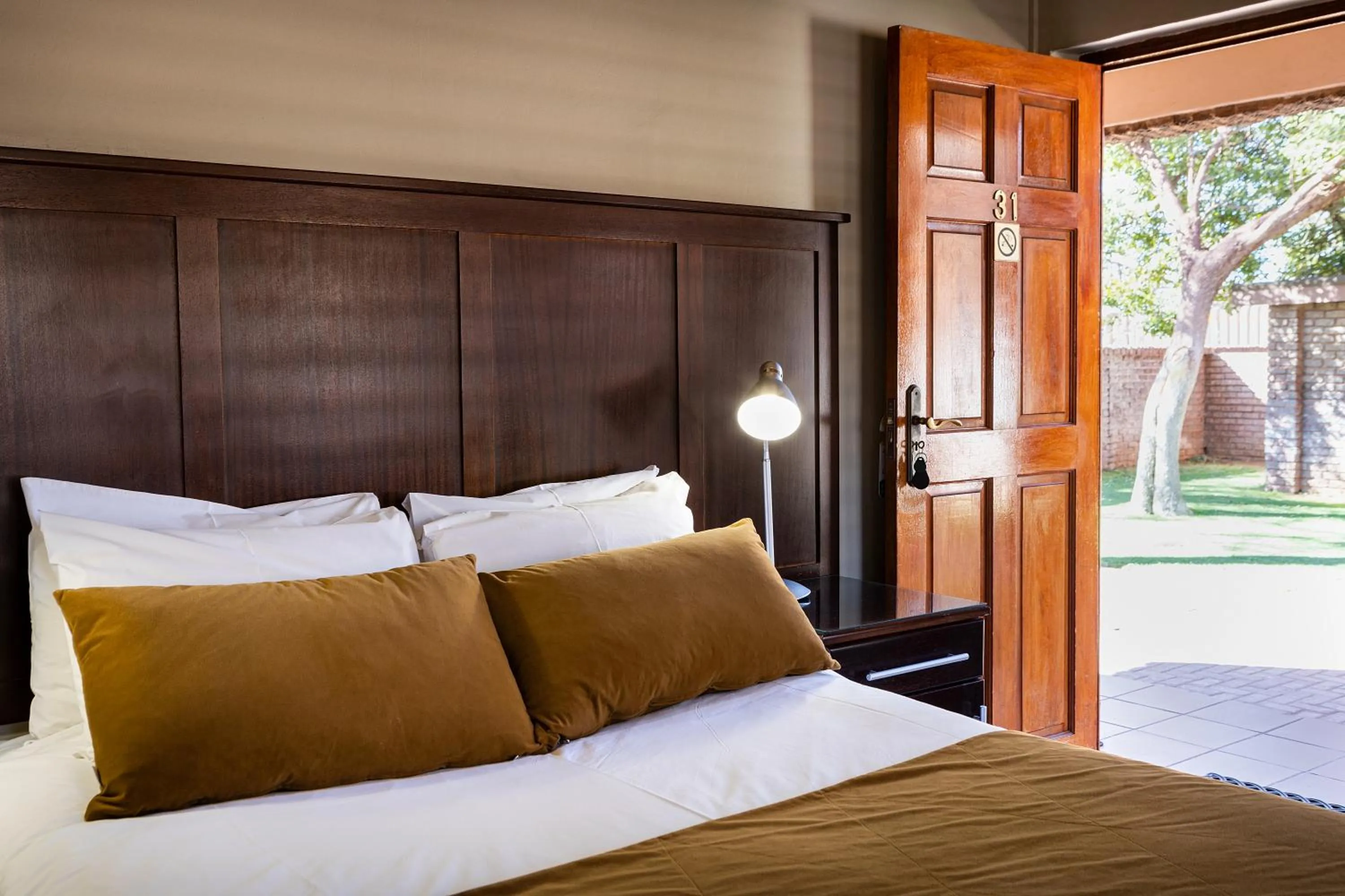 Bed in Kathu Gamagara Lodge