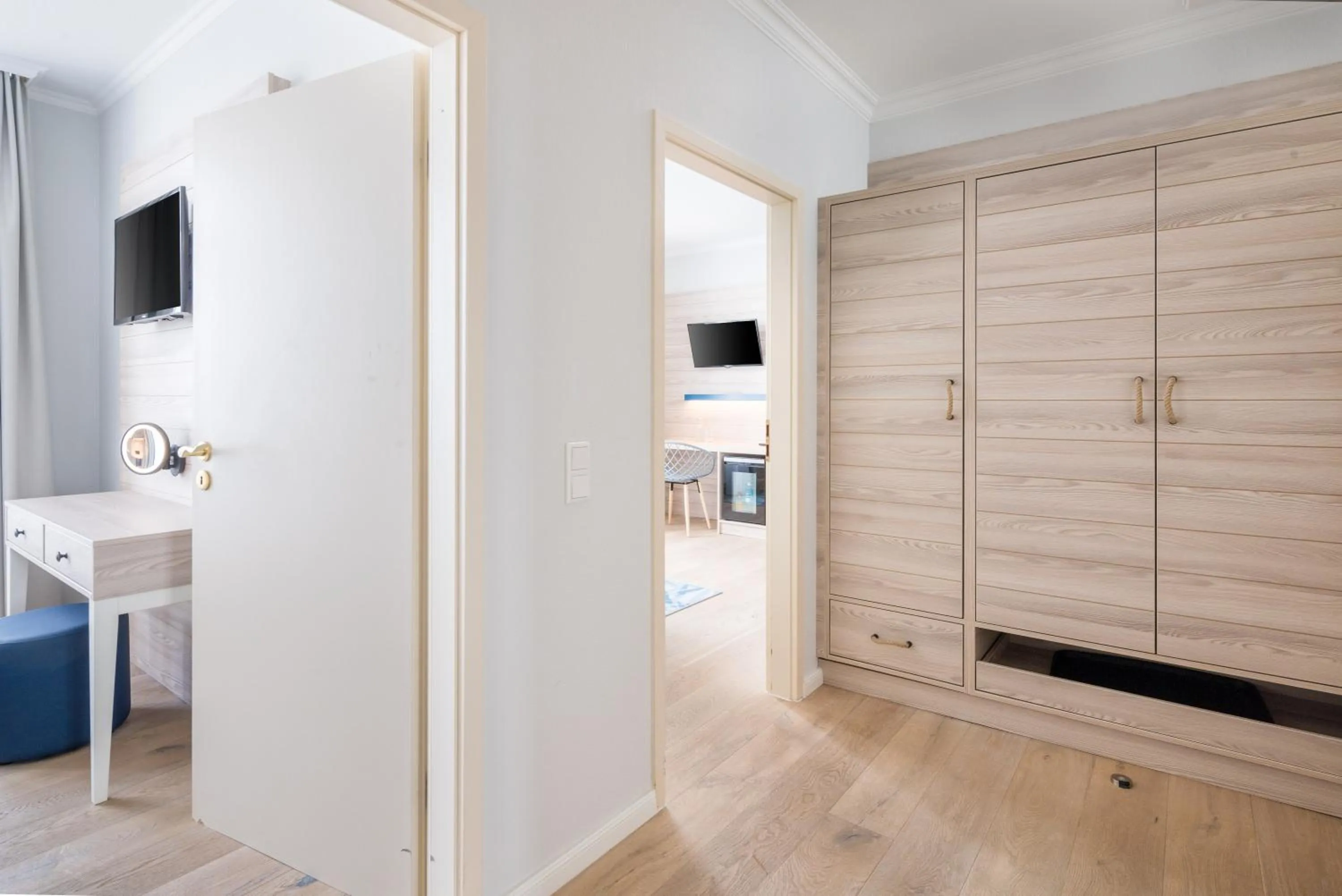 Photo of the whole room, Bed in Strandhotel Gerken