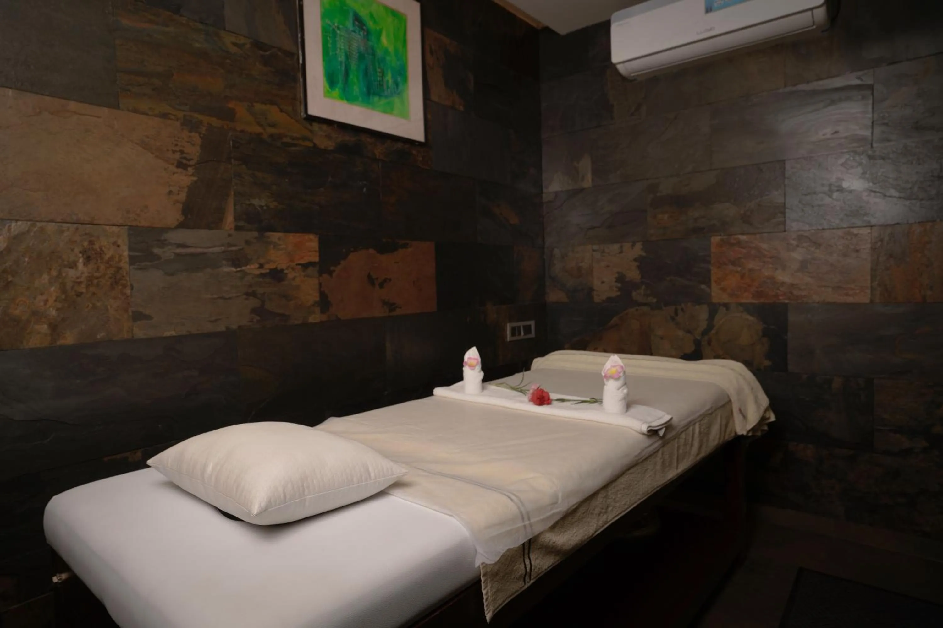 Spa and wellness centre/facilities in Lazdana Hotel Bangalore