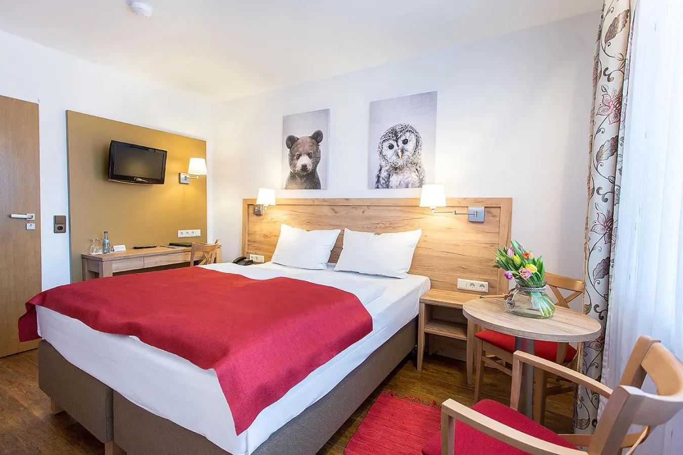 Living room, Bed in Hotel Diana