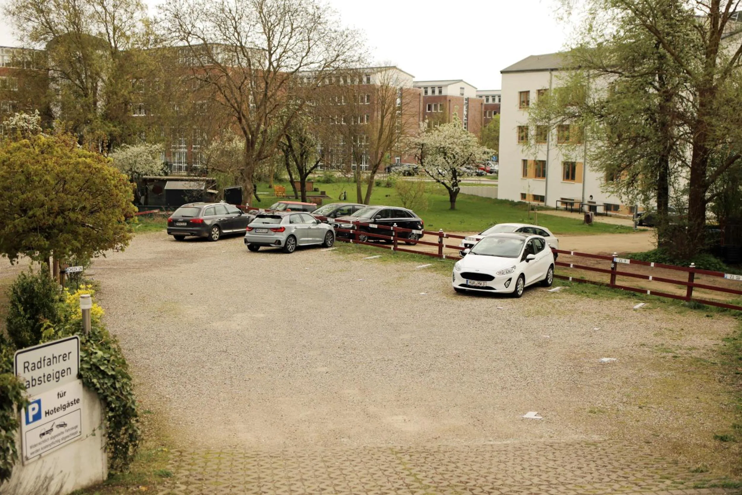 Parking in Hotel Zur Sonne