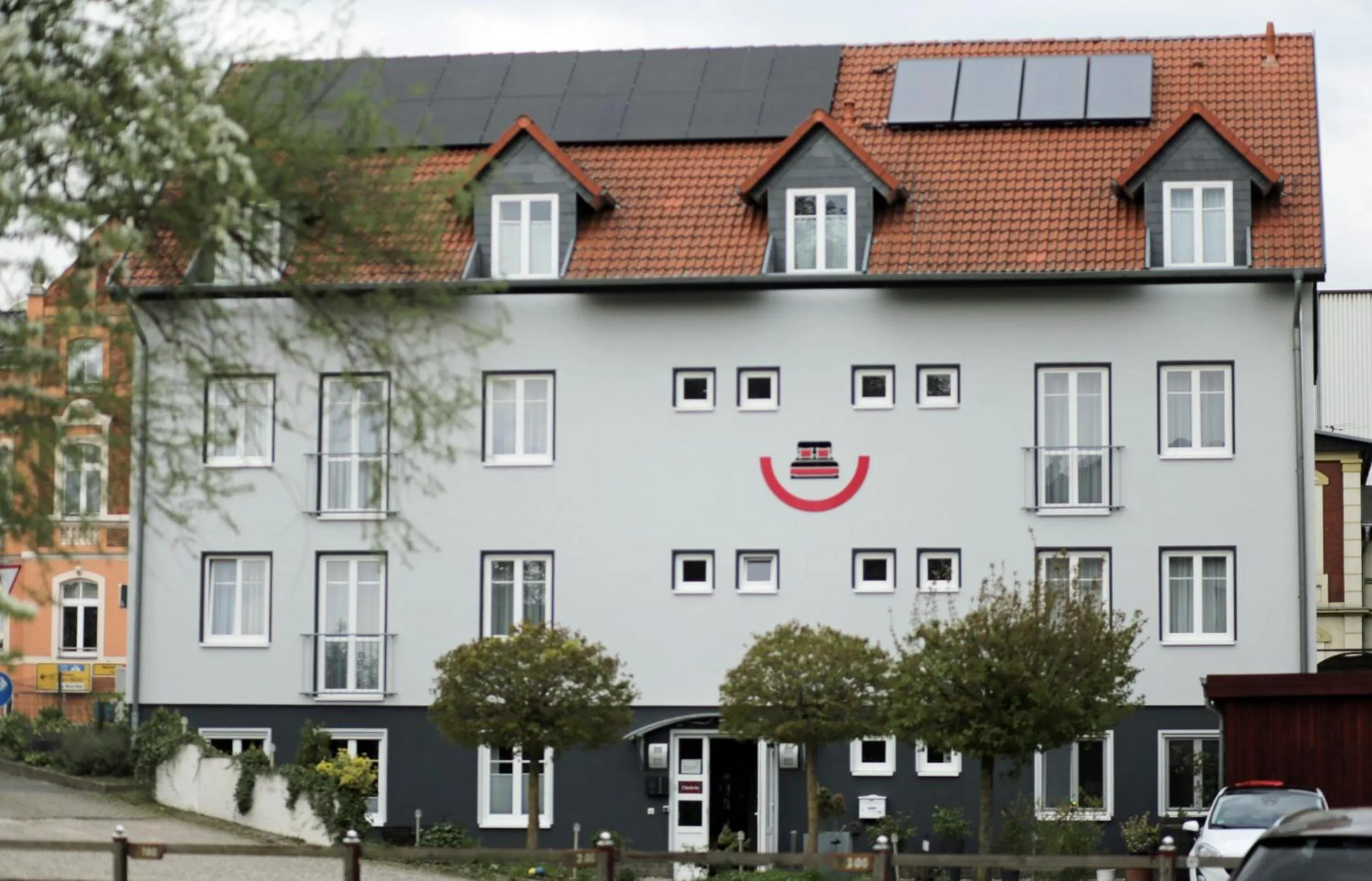 Property building in Hotel Zur Sonne