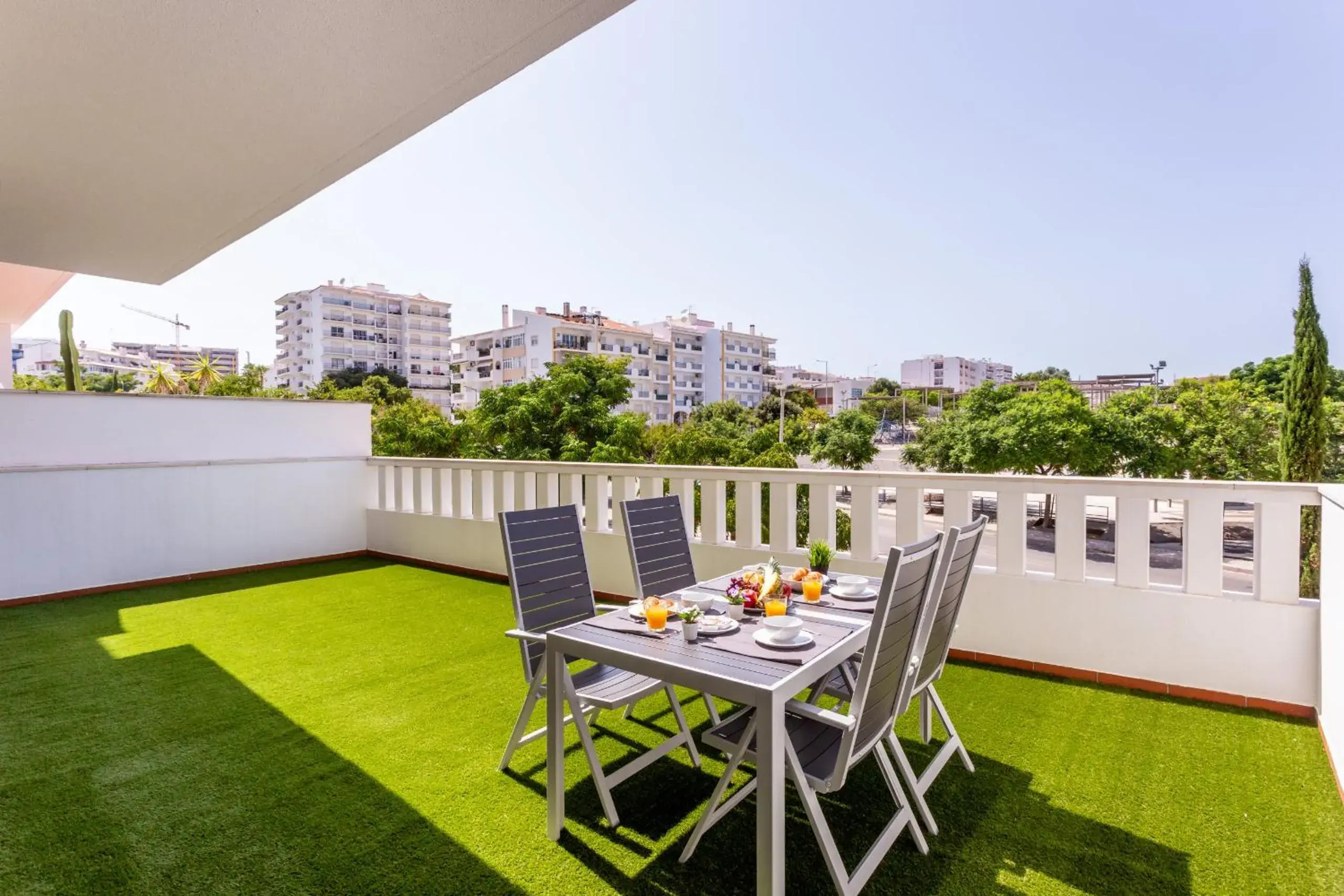 Terrace Lovers by Seewest Terrace Lovers by Seewest