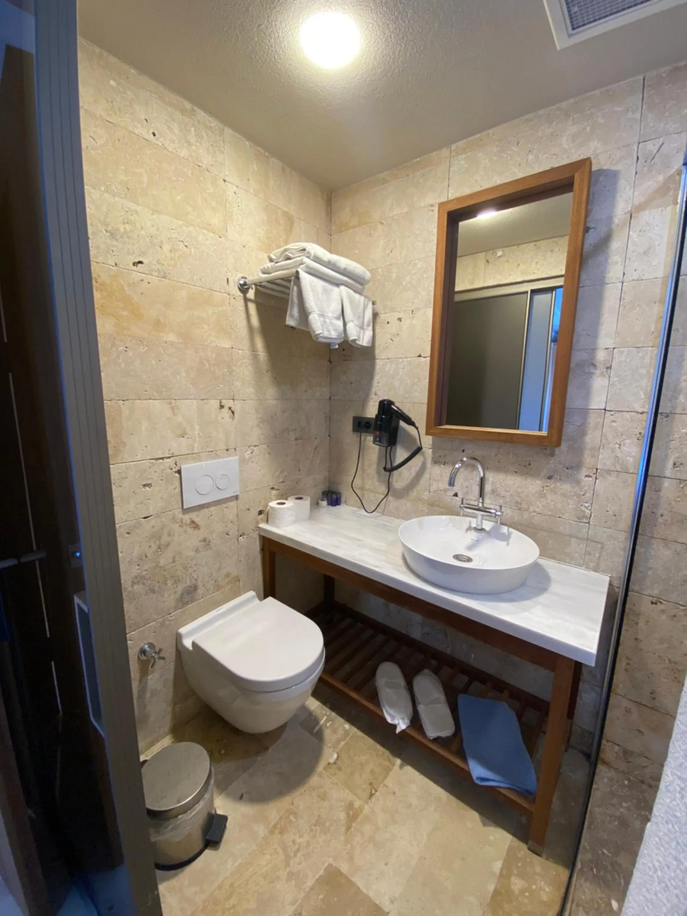 Shower in Life Butiq Otel