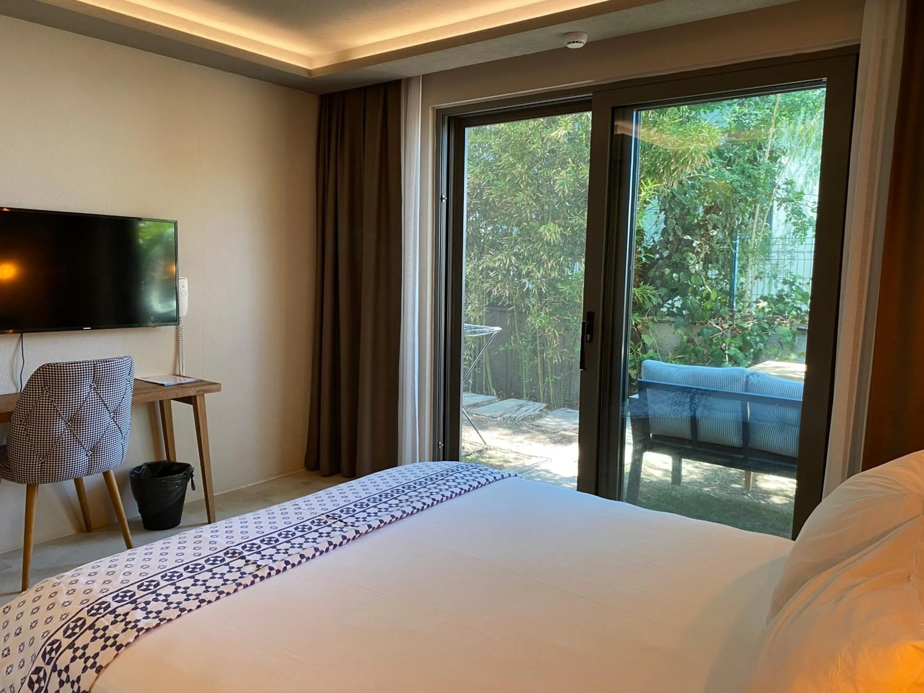 Garden, Bed in Life Butiq Otel