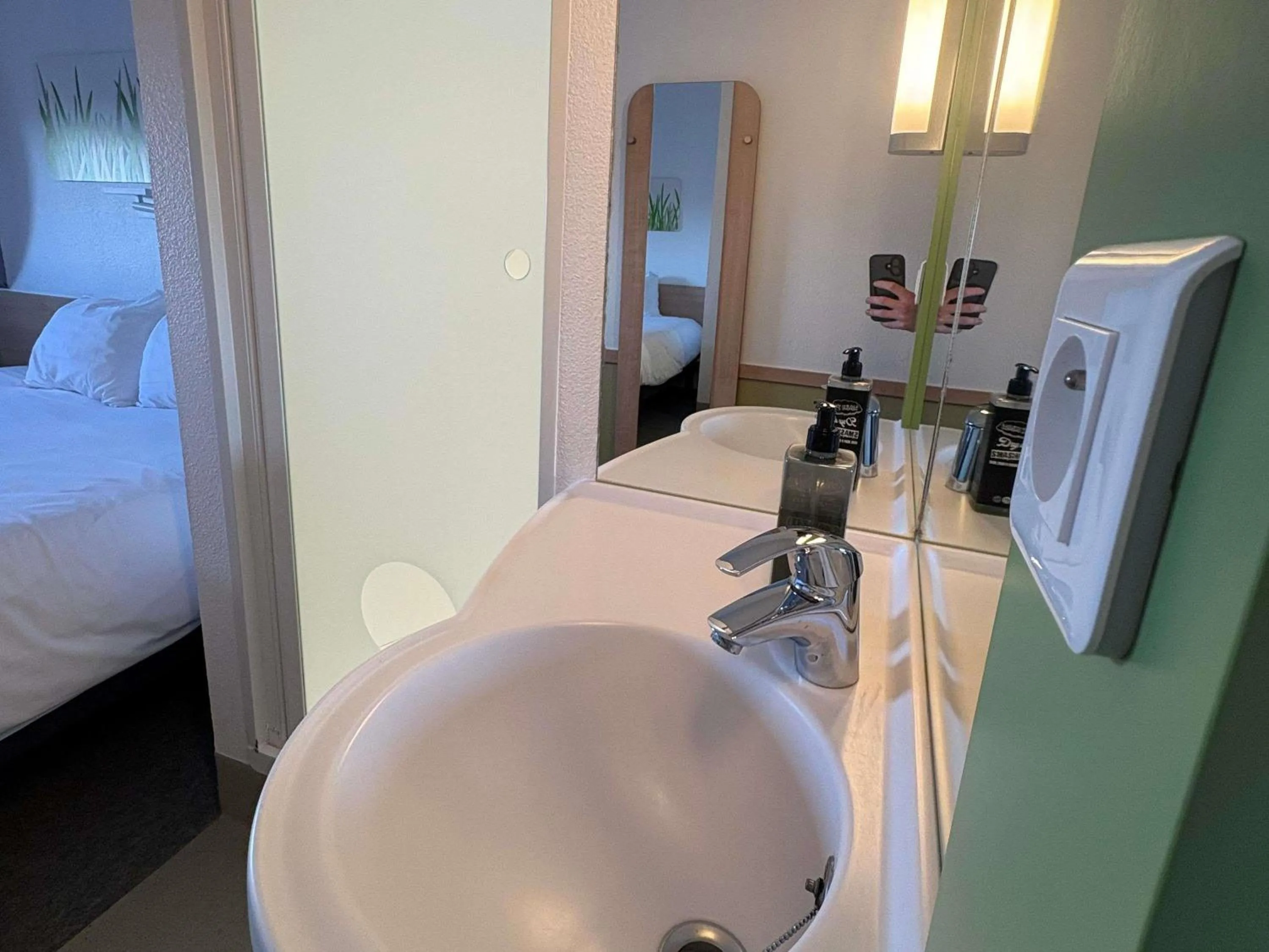 Bedroom, Bed in Ibis Budget Ancenis