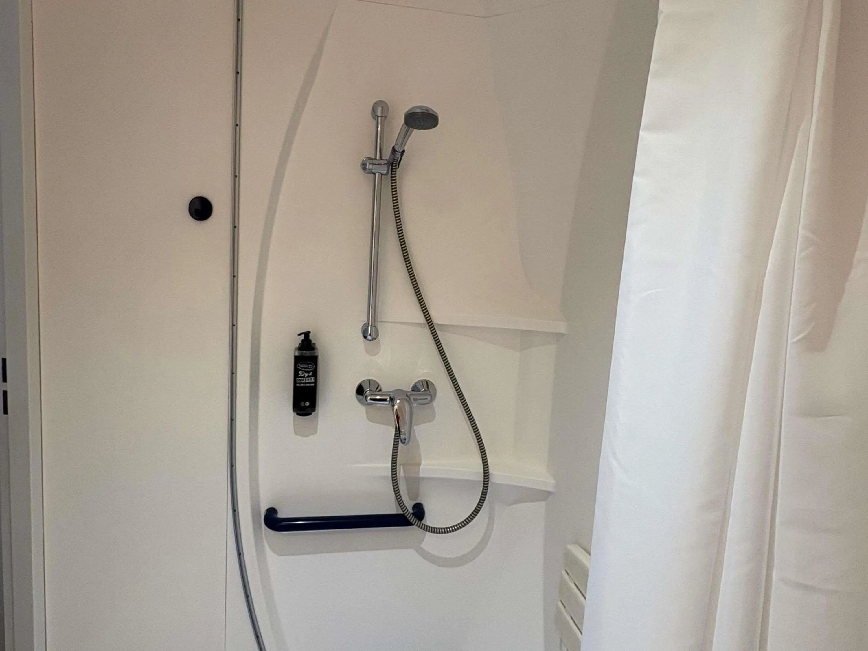 Bedroom in Ibis Budget Ancenis