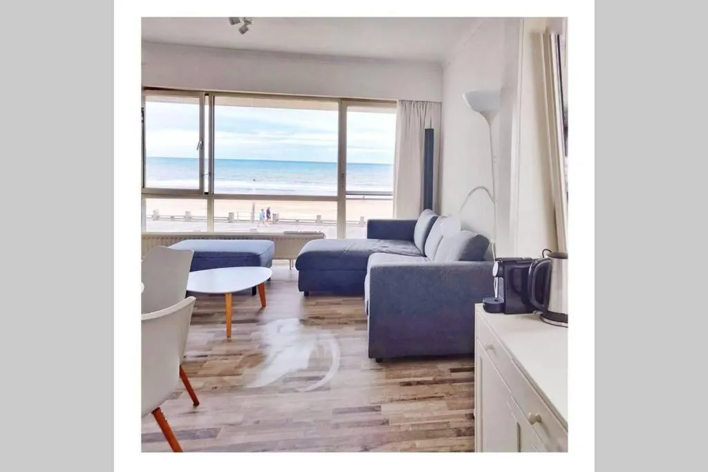 Royal Palace Seaview Suite