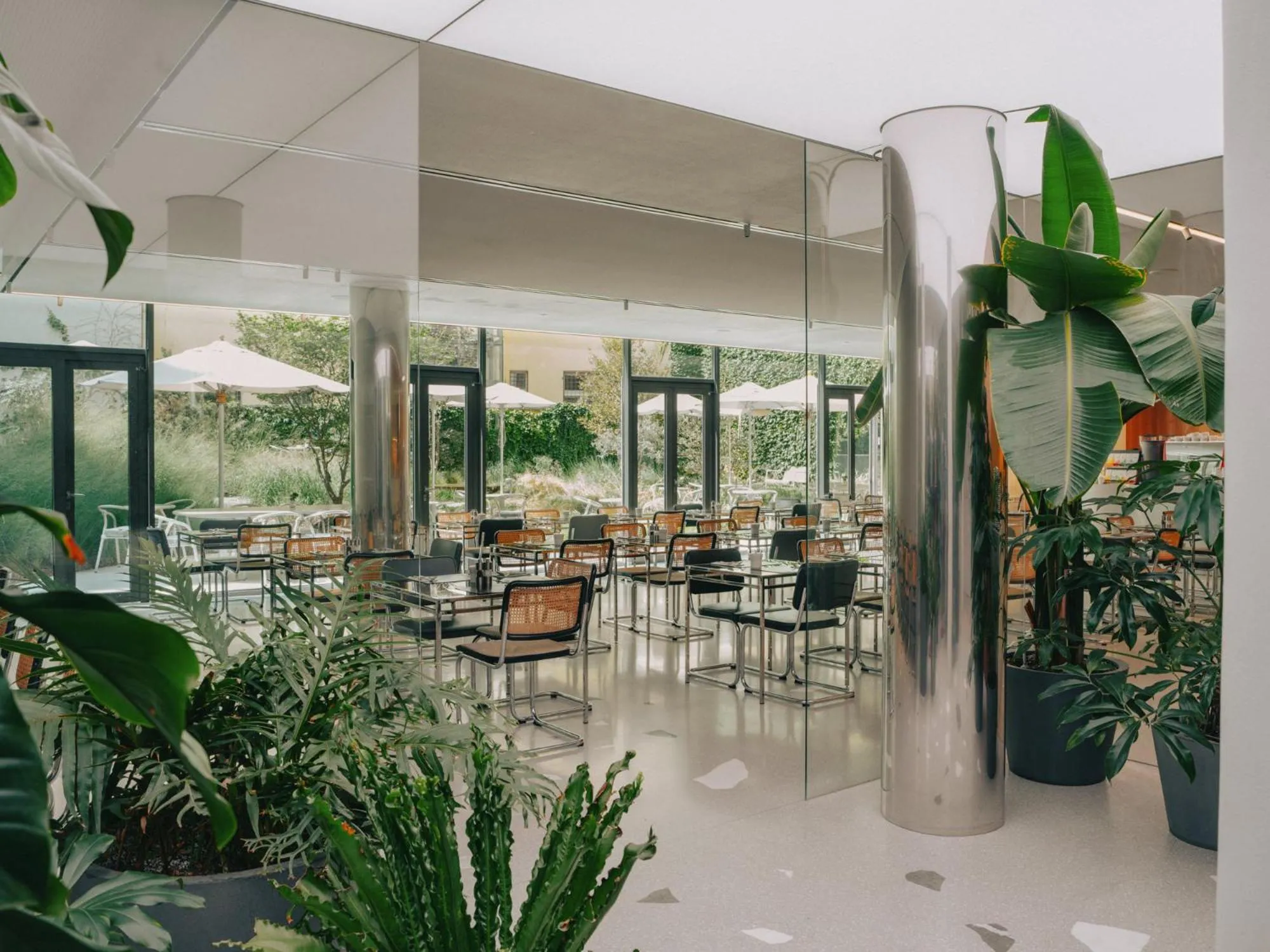 Restaurant/places to eat in Hotel Josef