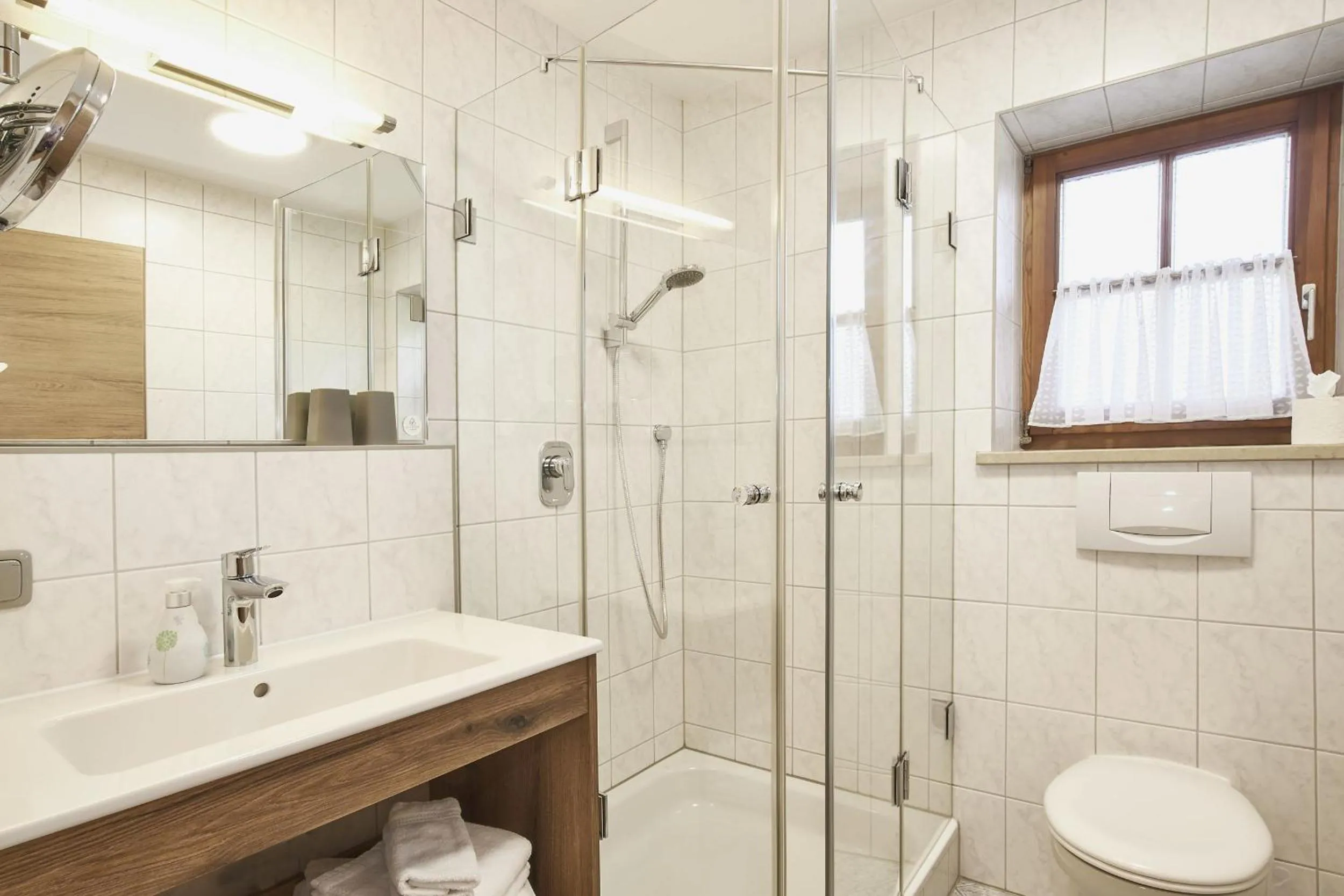 Shower in Gästehaus und Ferienwohnungen Egglerlehen