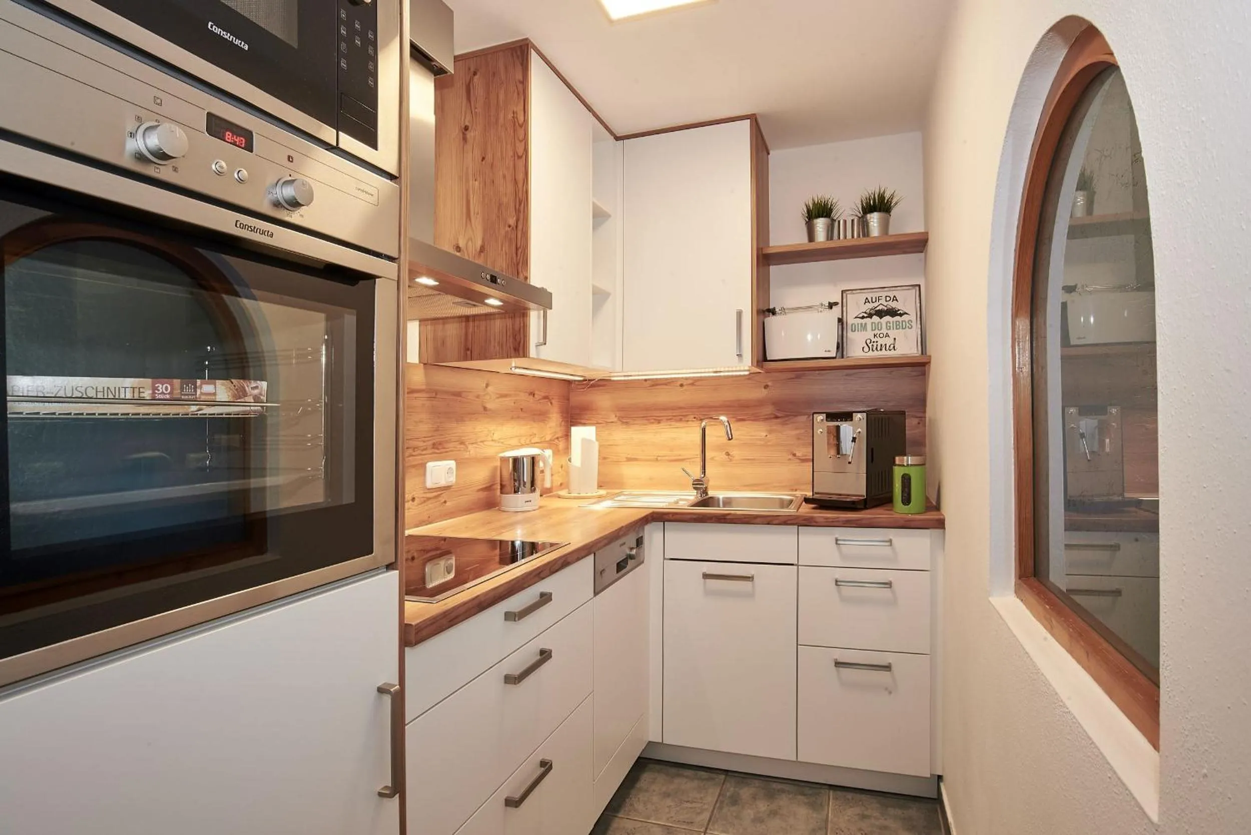 Kitchen or kitchenette in Gästehaus und Ferienwohnungen Egglerlehen