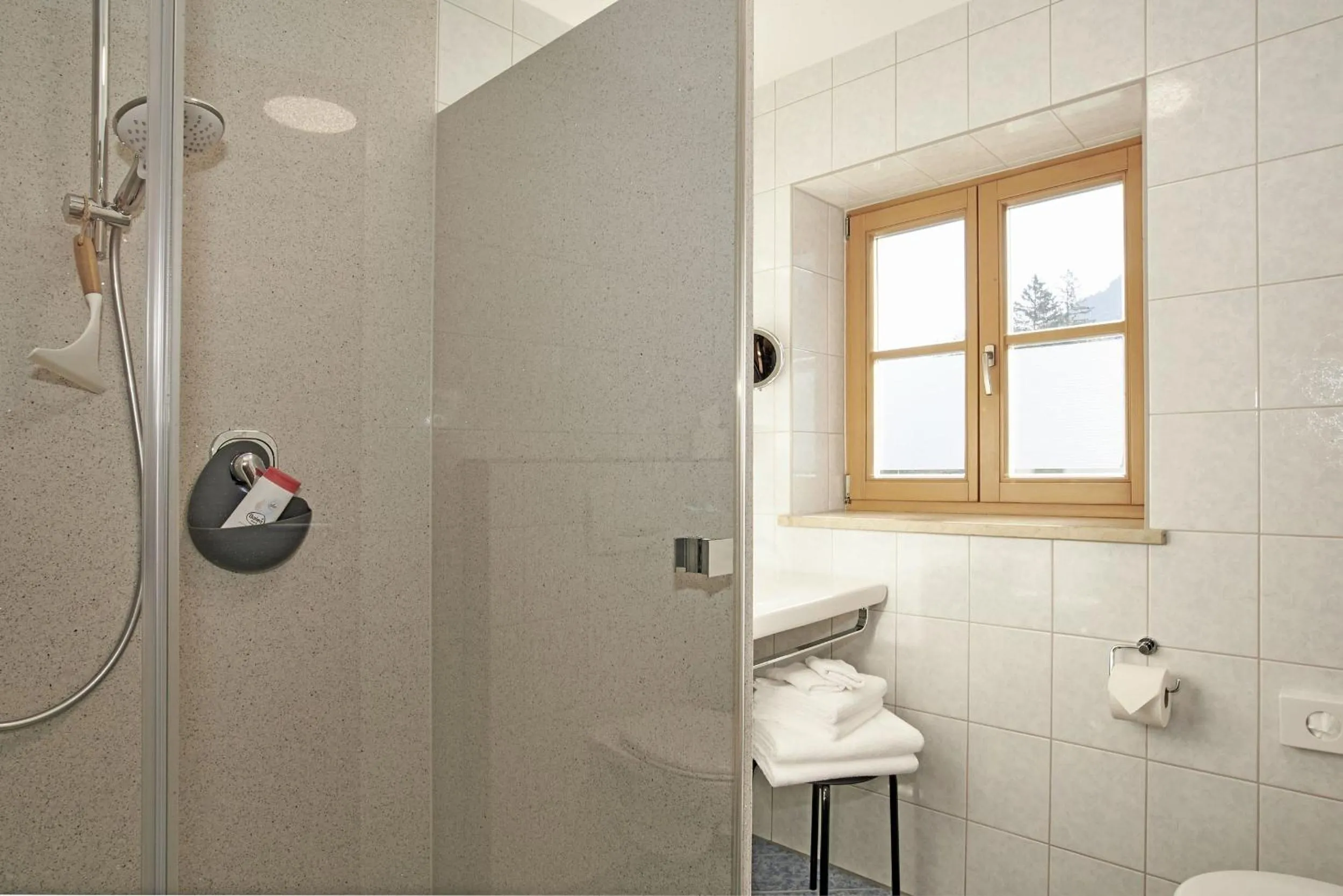 Shower in Gästehaus und Ferienwohnungen Egglerlehen