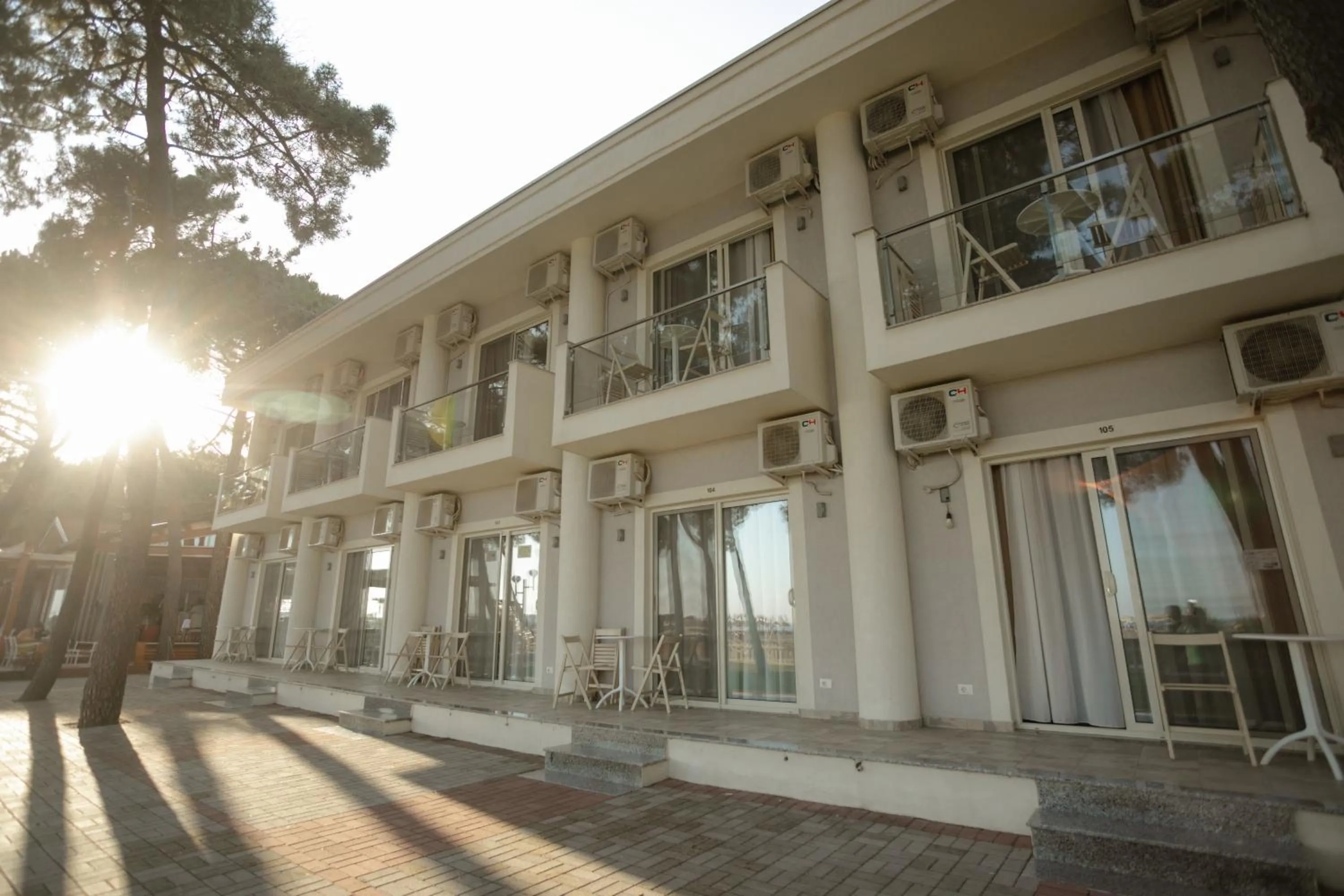 Area and facilities in KOMPLEKSI ROYAL