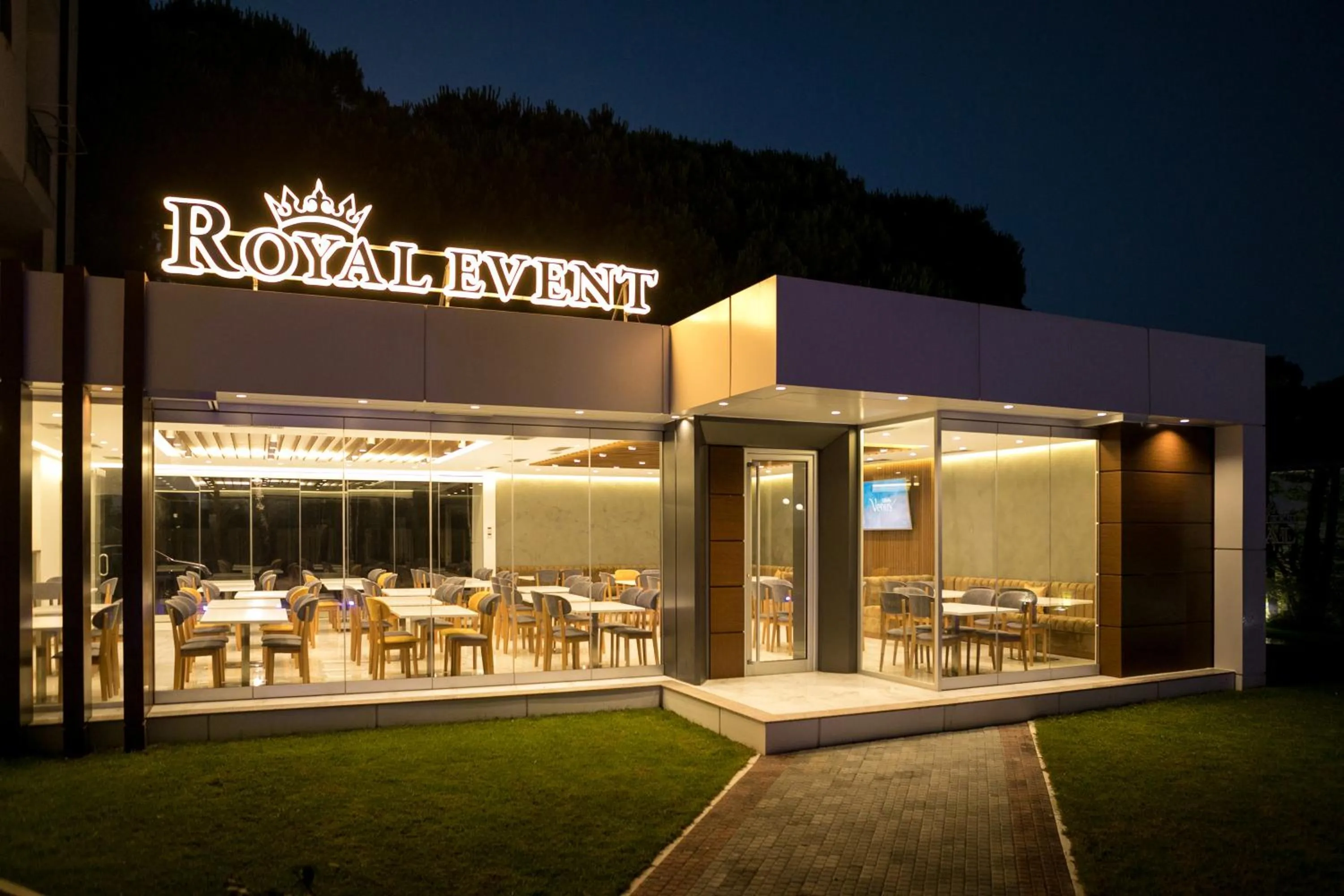 Property logo or sign in KOMPLEKSI ROYAL