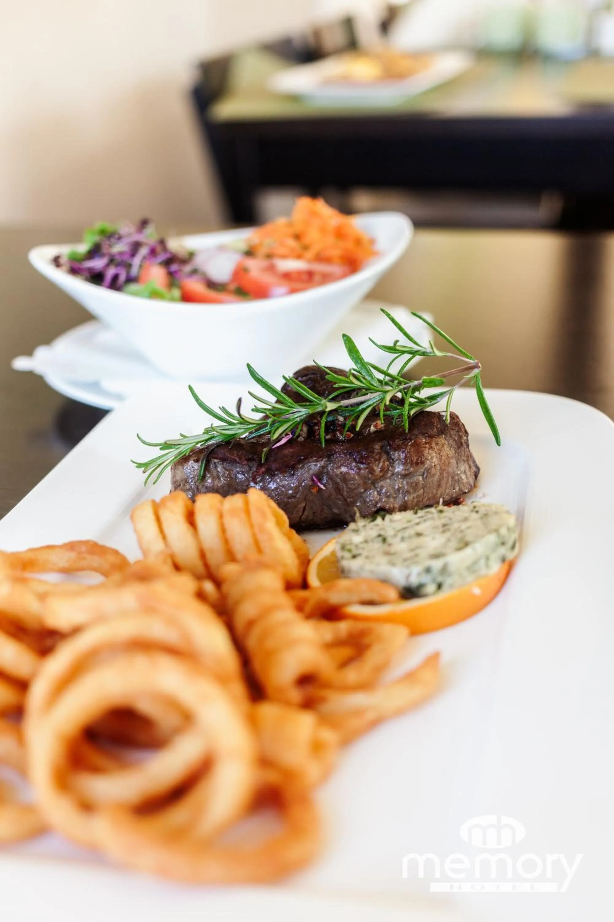 Restaurant/places to eat in Memory Hotel