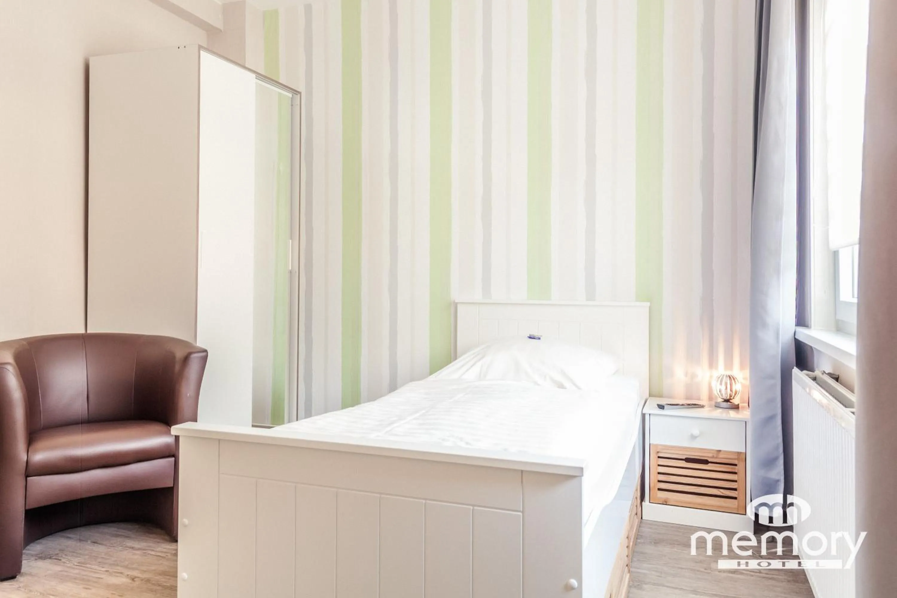 Photo of the whole room, Bed in Memory Hotel