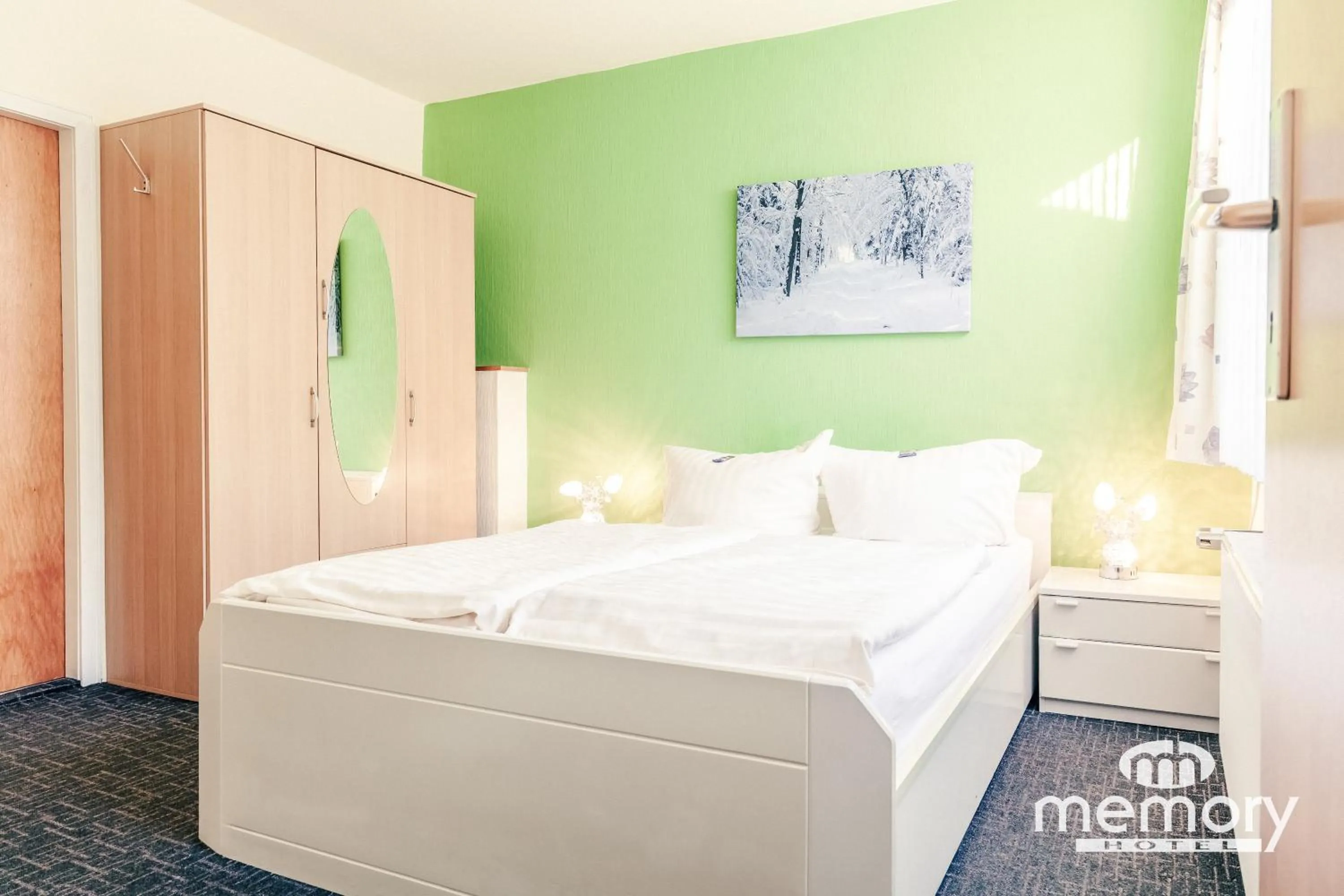 Photo of the whole room, Bed in Memory Hotel