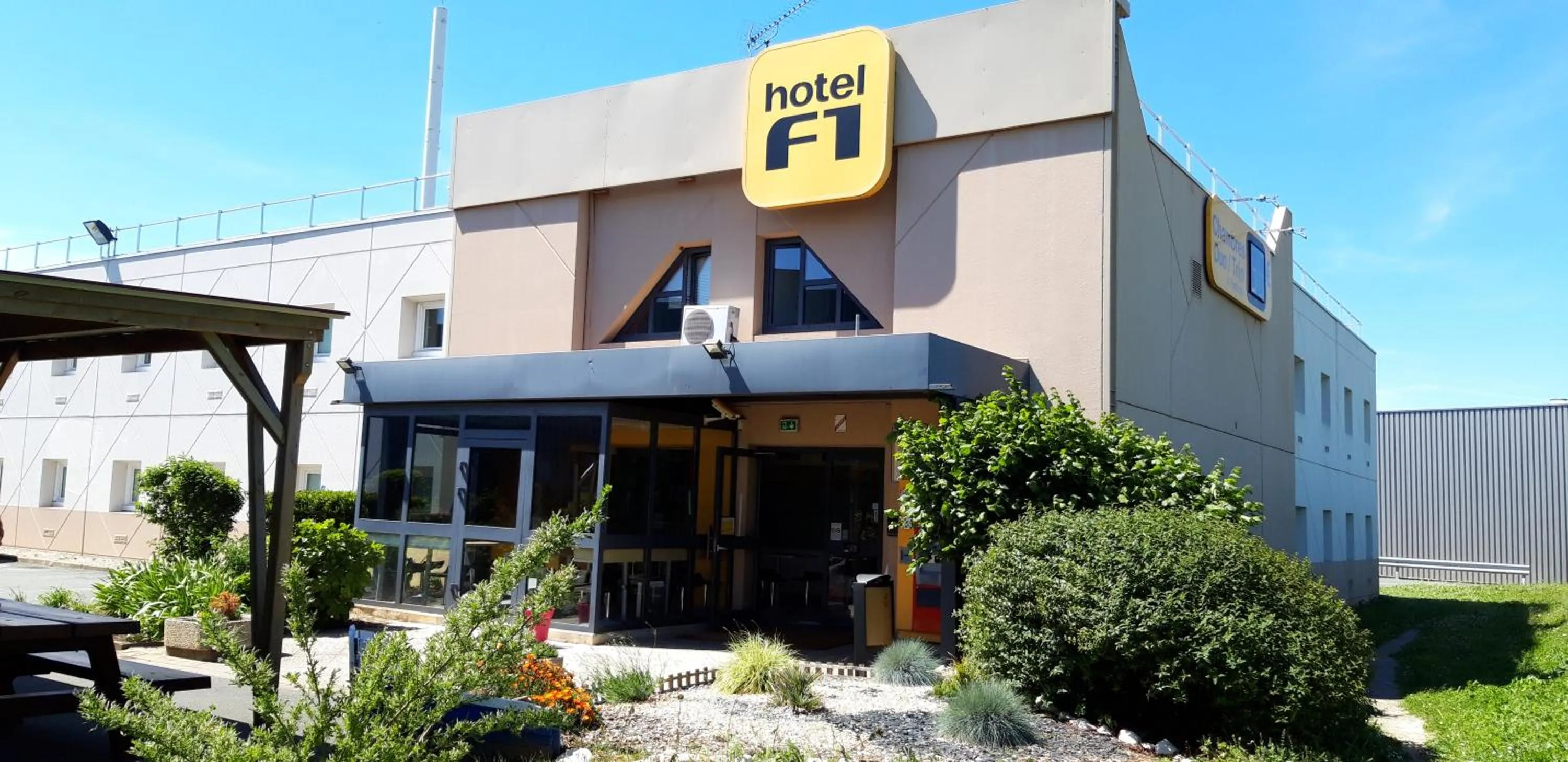 Facade/entrance in hotelF1 La Rochelle Angoulins "Rénové"