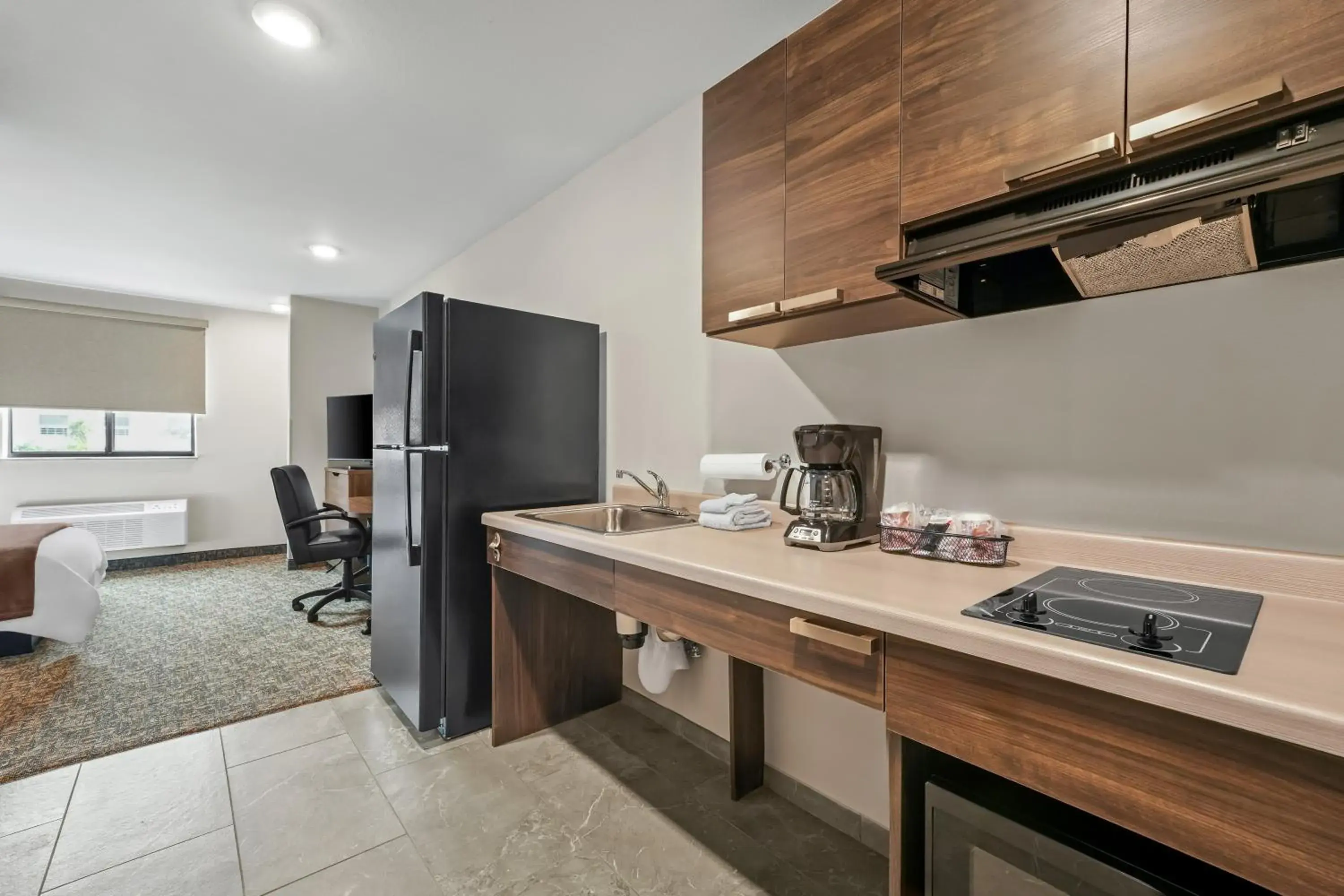 Kitchen or kitchenette, Bed in My Place Hotel-Marion, OH Kitchen or kitchenette, Bed in My Place Hotel-Marion, OH