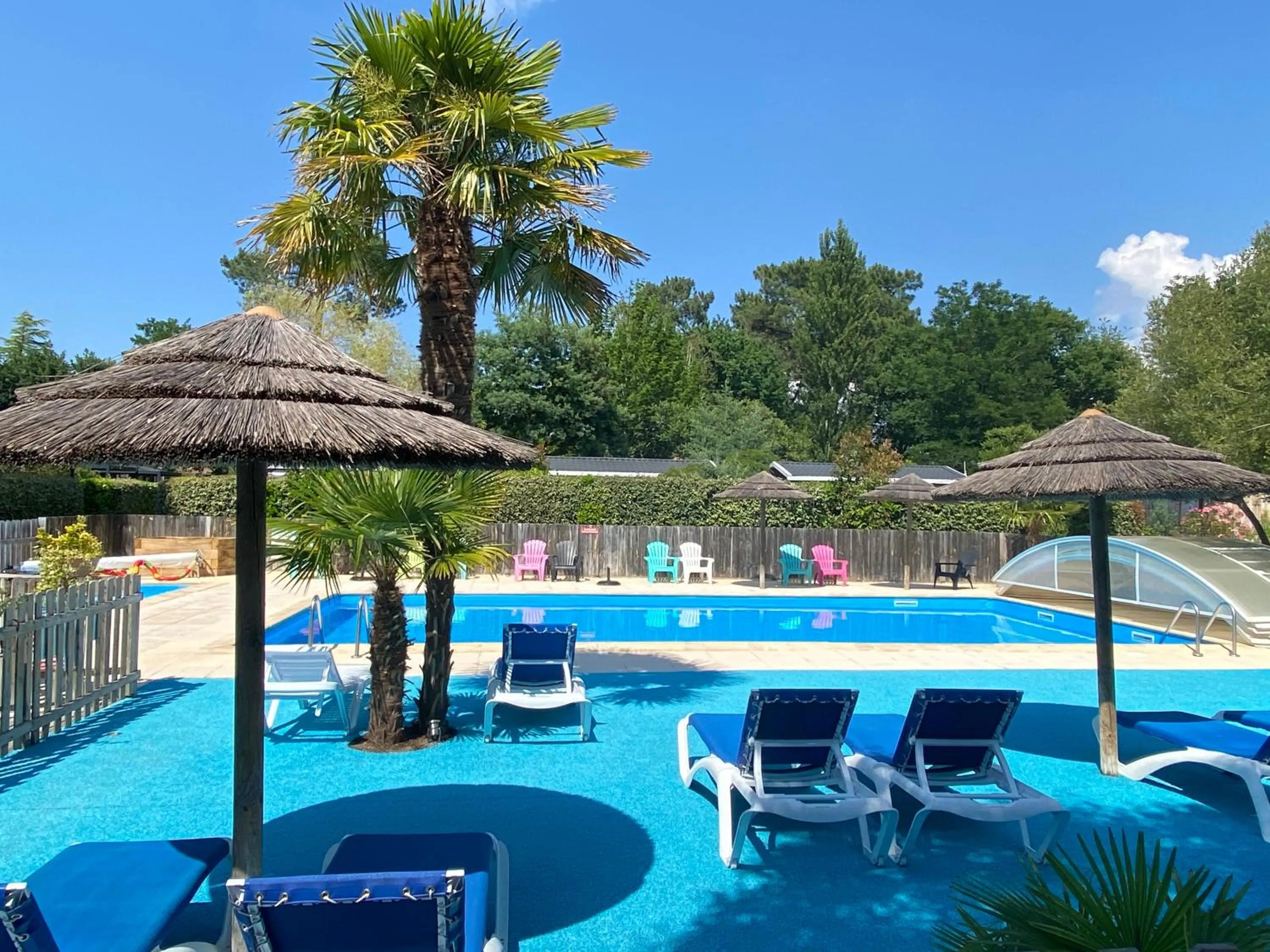 Swimming pool in La Cabane d'Arès - chambre double PREMIUM