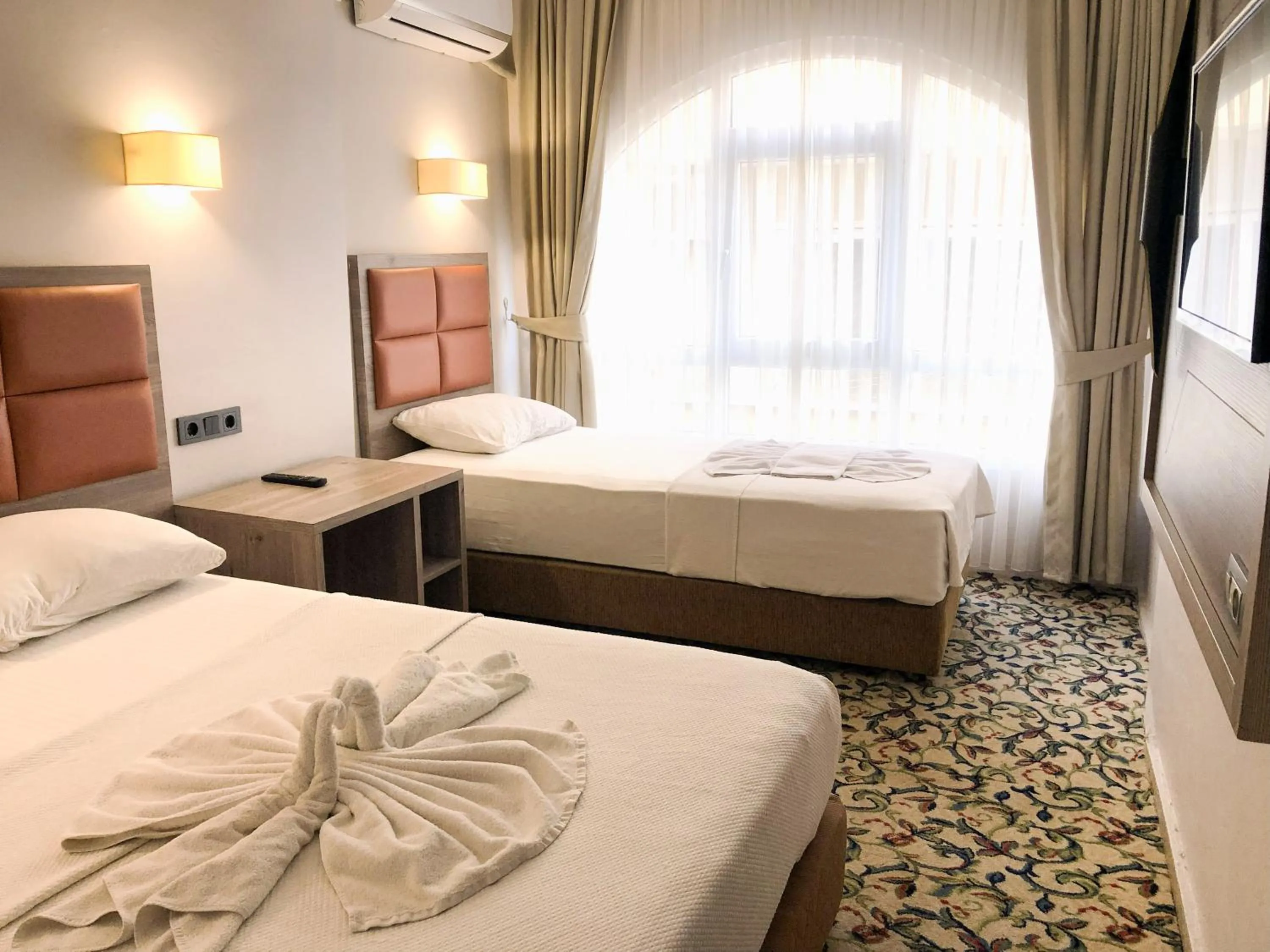 Photo of the whole room, Bed in AKSEL BUTİK OTEL