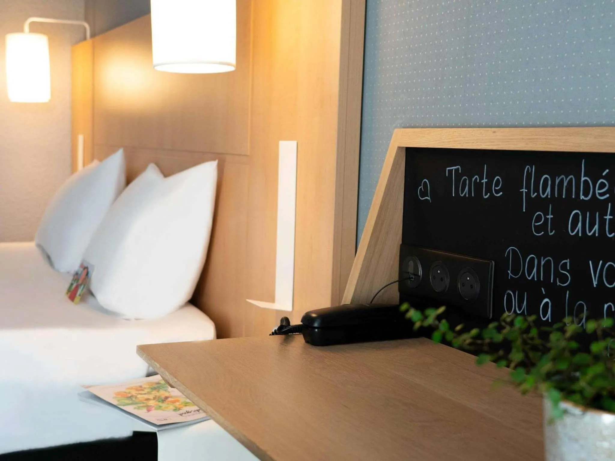 Bedroom, Bed in ibis Colmar Centre