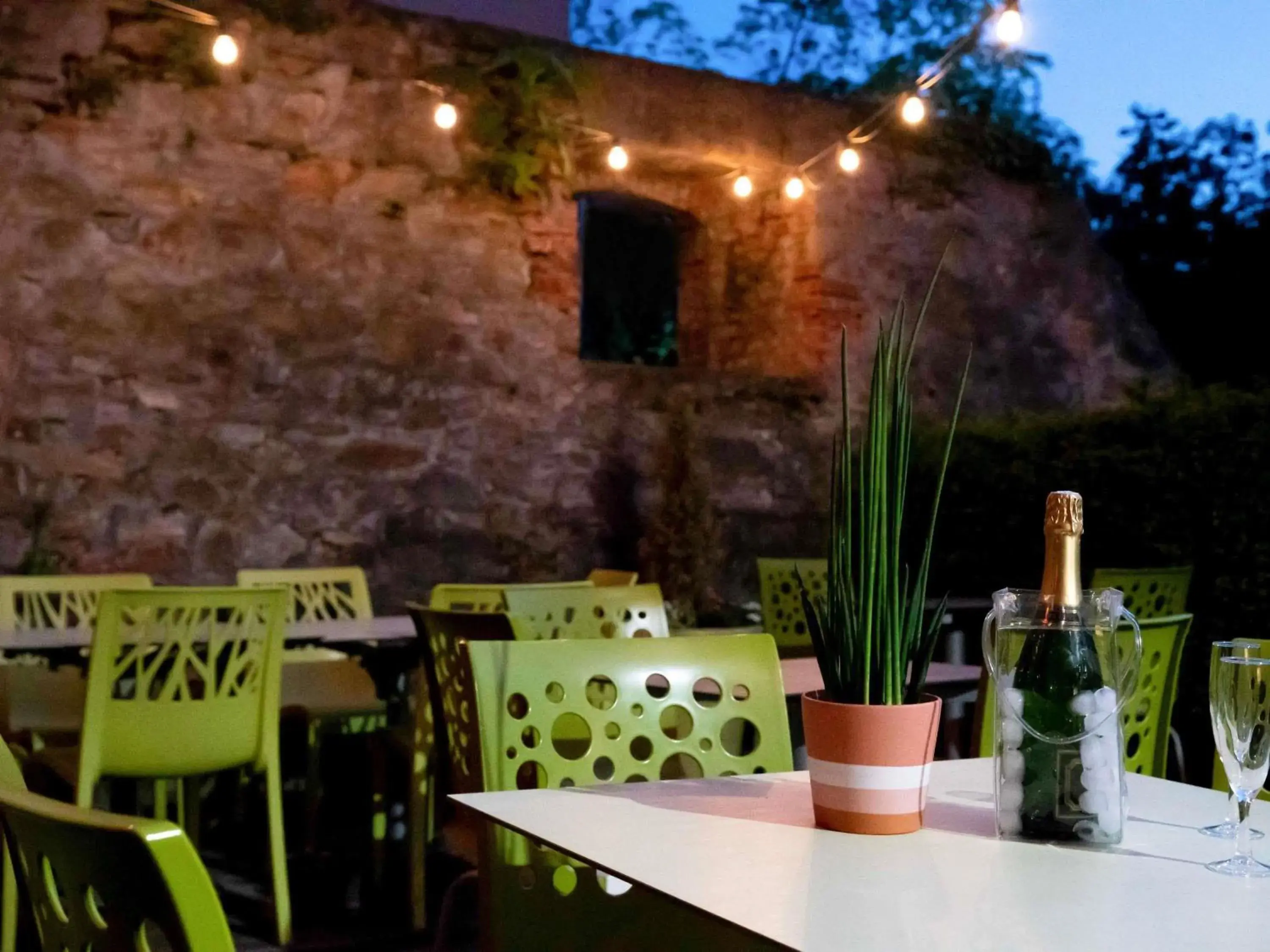 Lounge or bar in ibis Colmar Centre Lounge or bar in ibis Colmar Centre