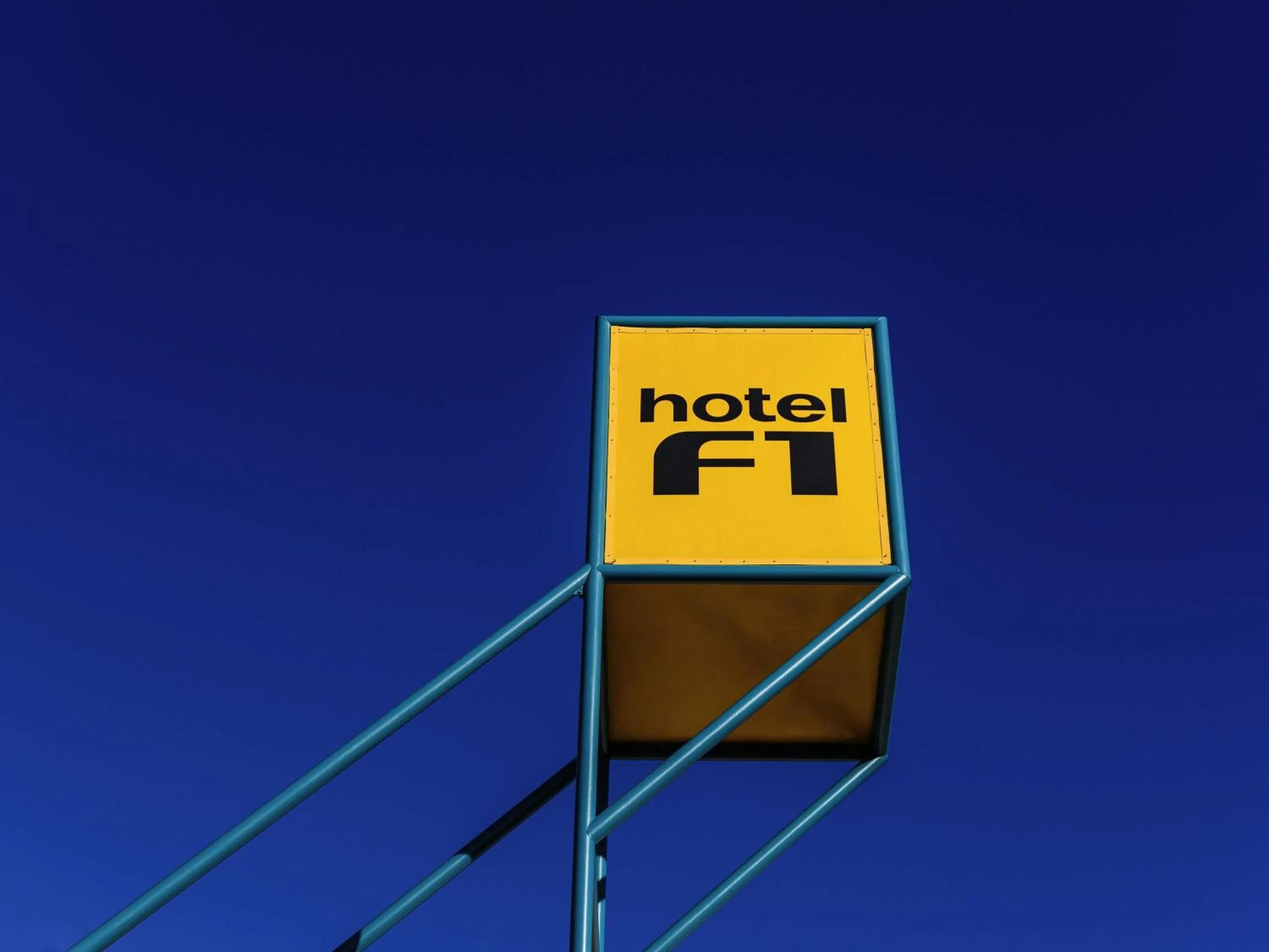 Property building in hotelF1 Laval