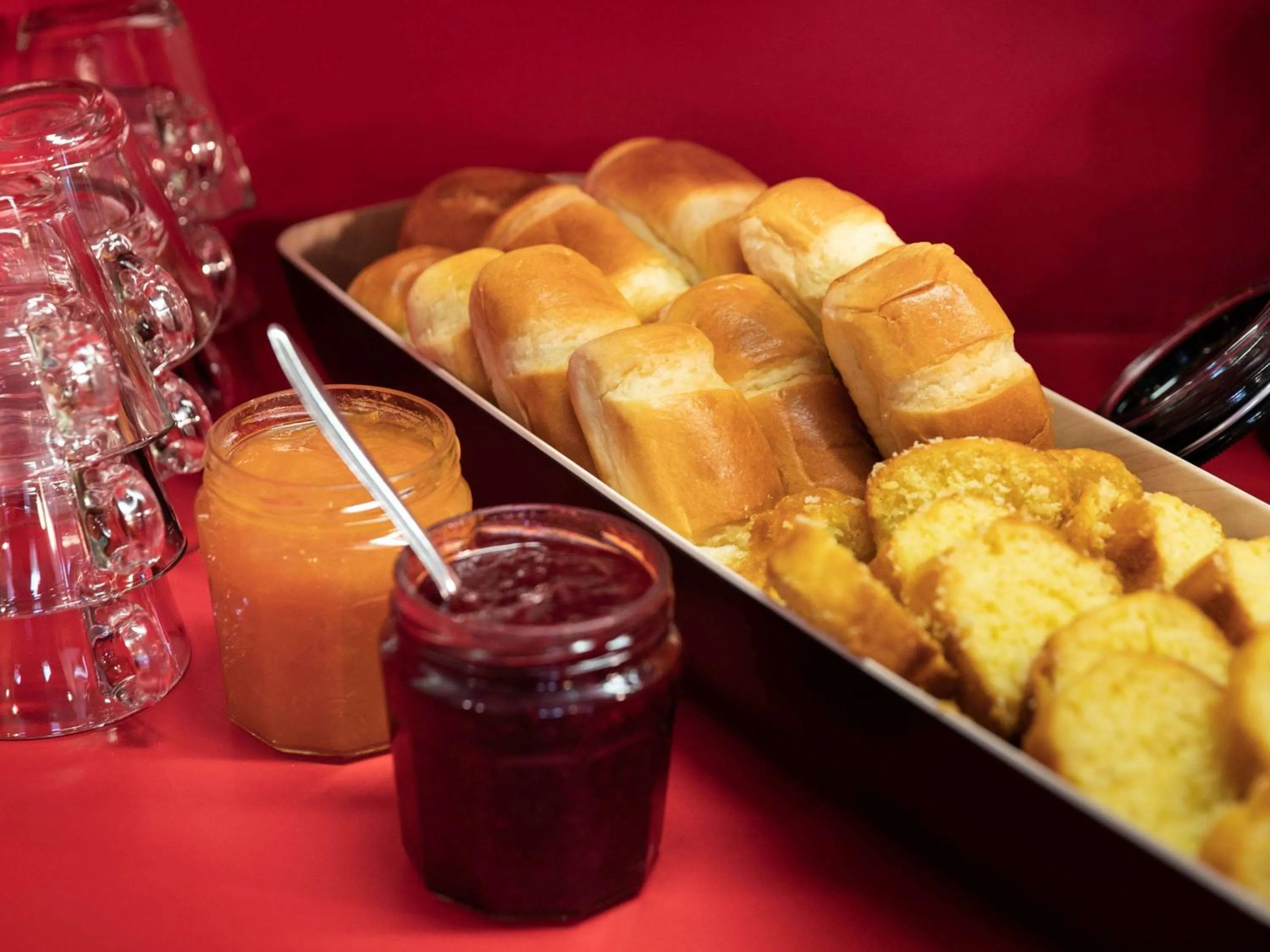 Restaurant/places to eat in hotelF1 Laval