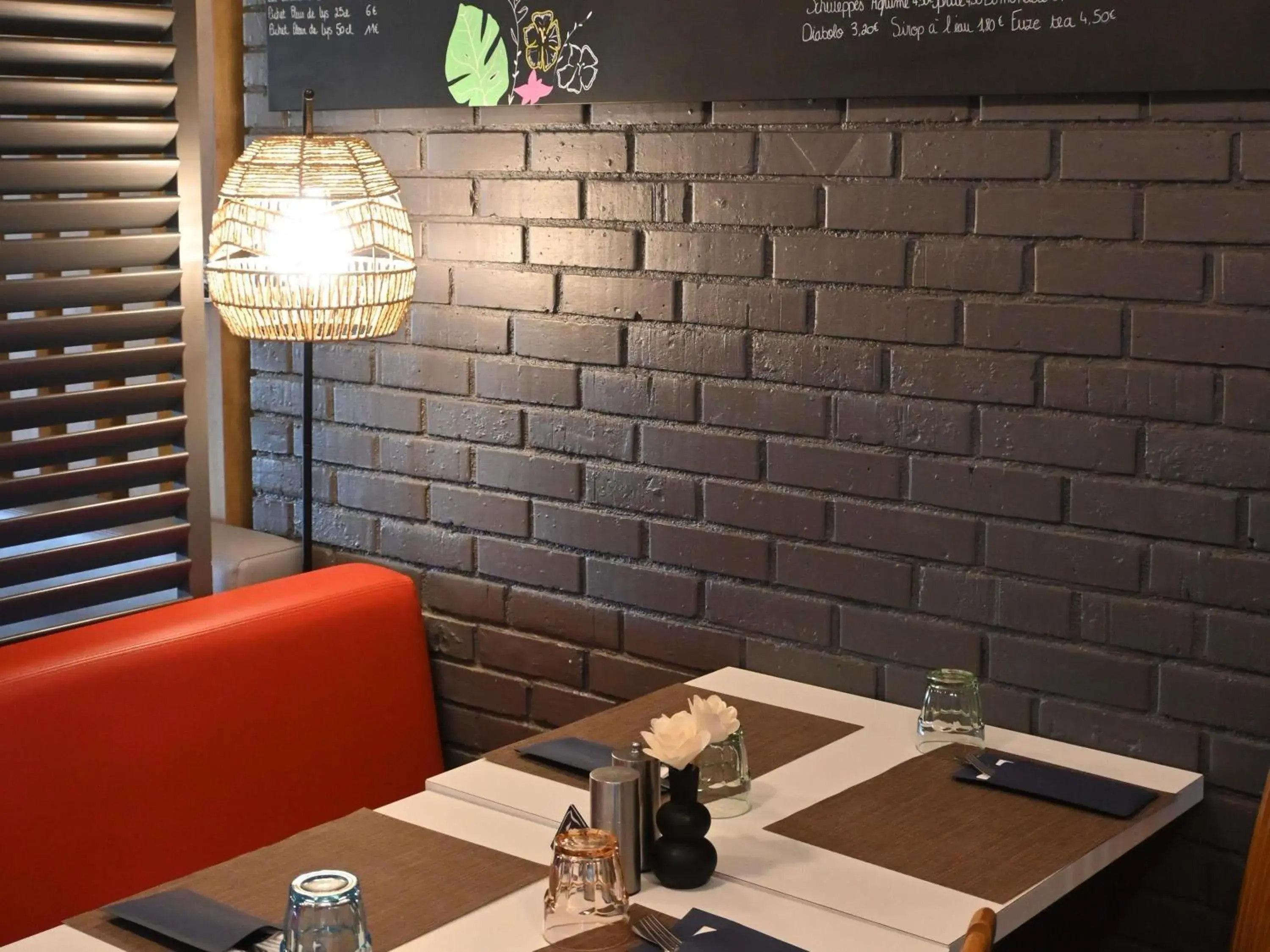 Restaurant/places to eat in ibis Laval Le Relais D'Armor Restaurant/places to eat in ibis Laval Le Relais D'Armor