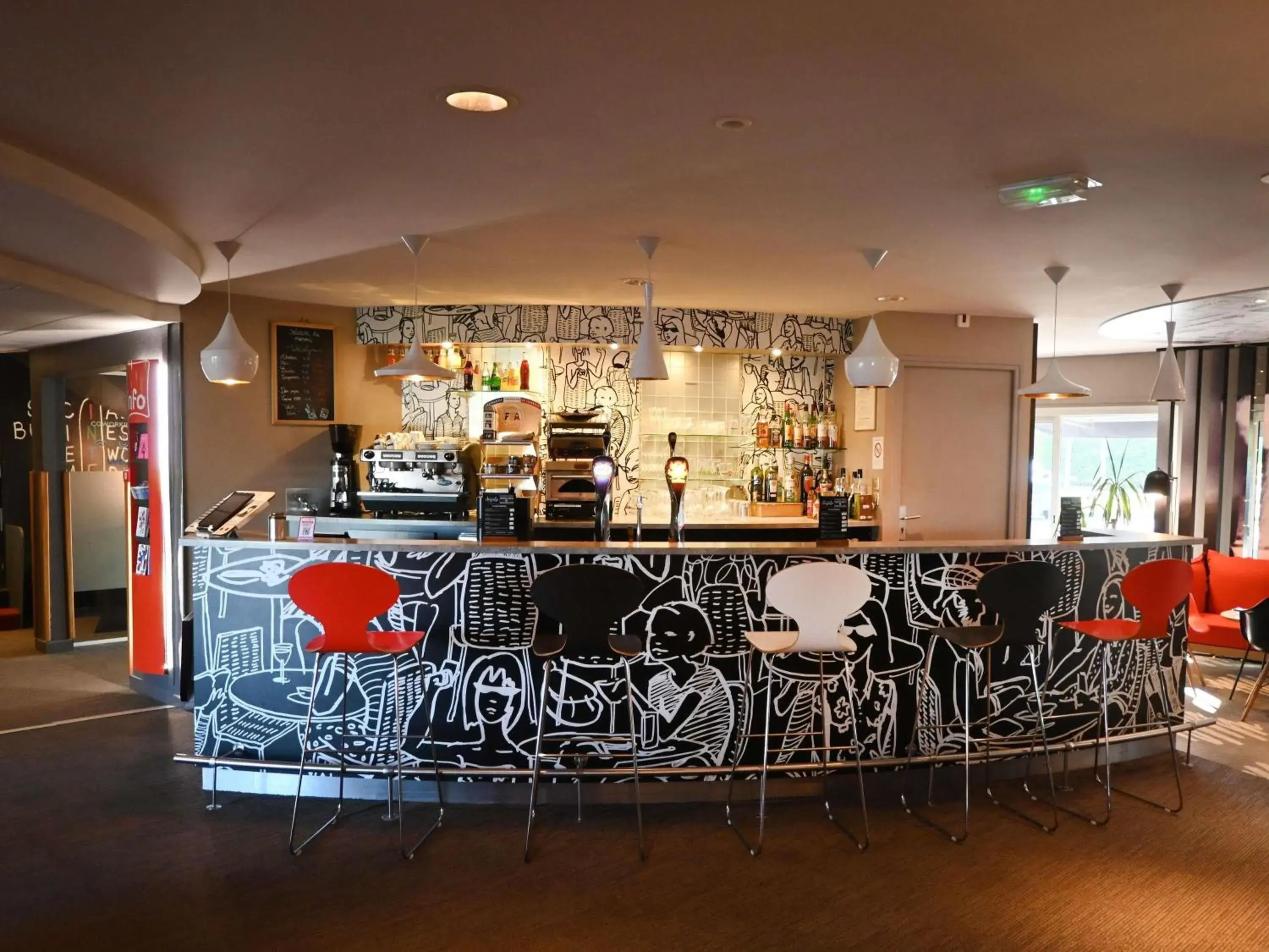 Lounge or bar in ibis Laval Le Relais D'Armor Lounge or bar in ibis Laval Le Relais D'Armor