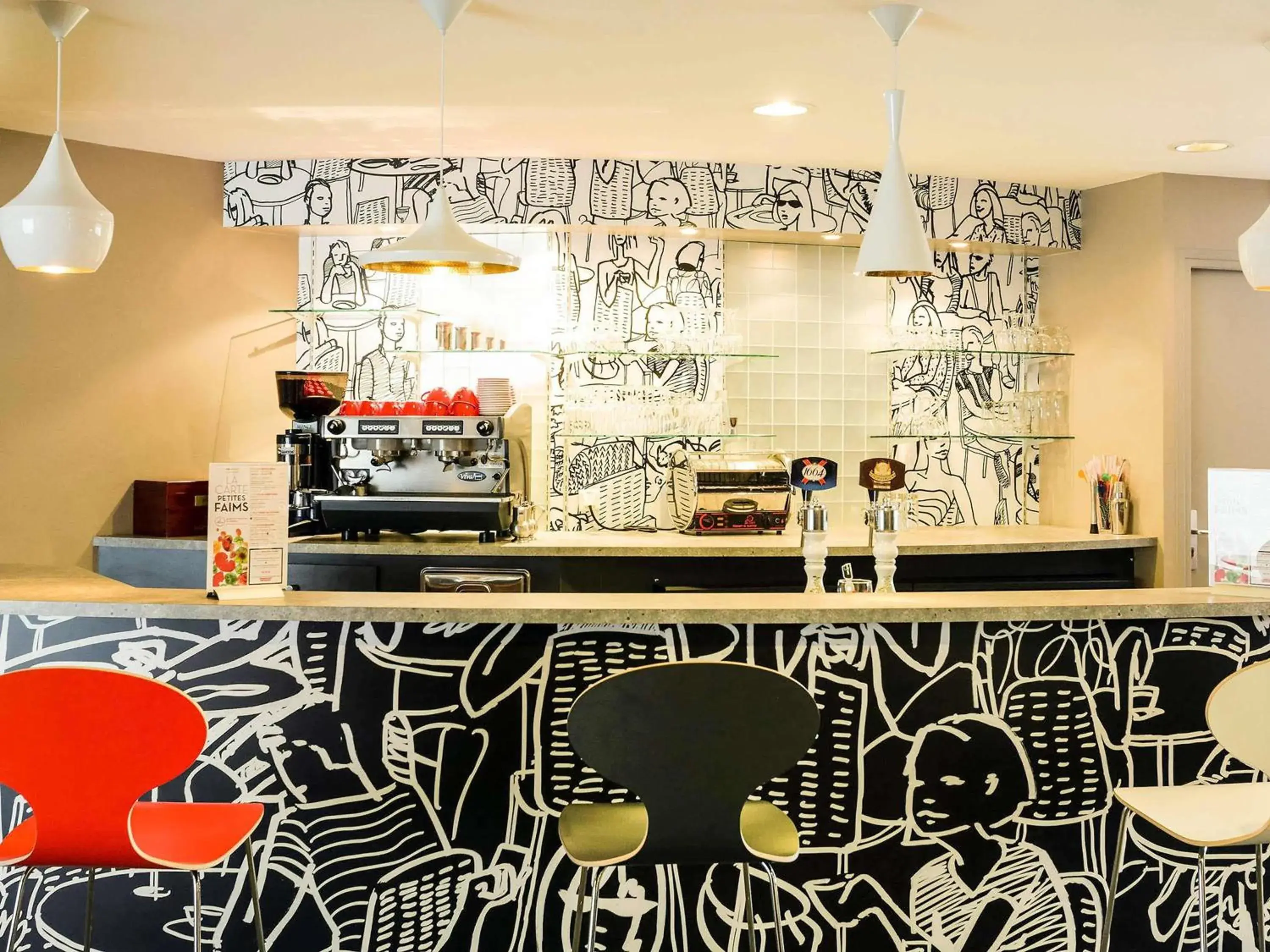 Lounge or bar in ibis Laval Le Relais D'Armor Lounge or bar in ibis Laval Le Relais D'Armor
