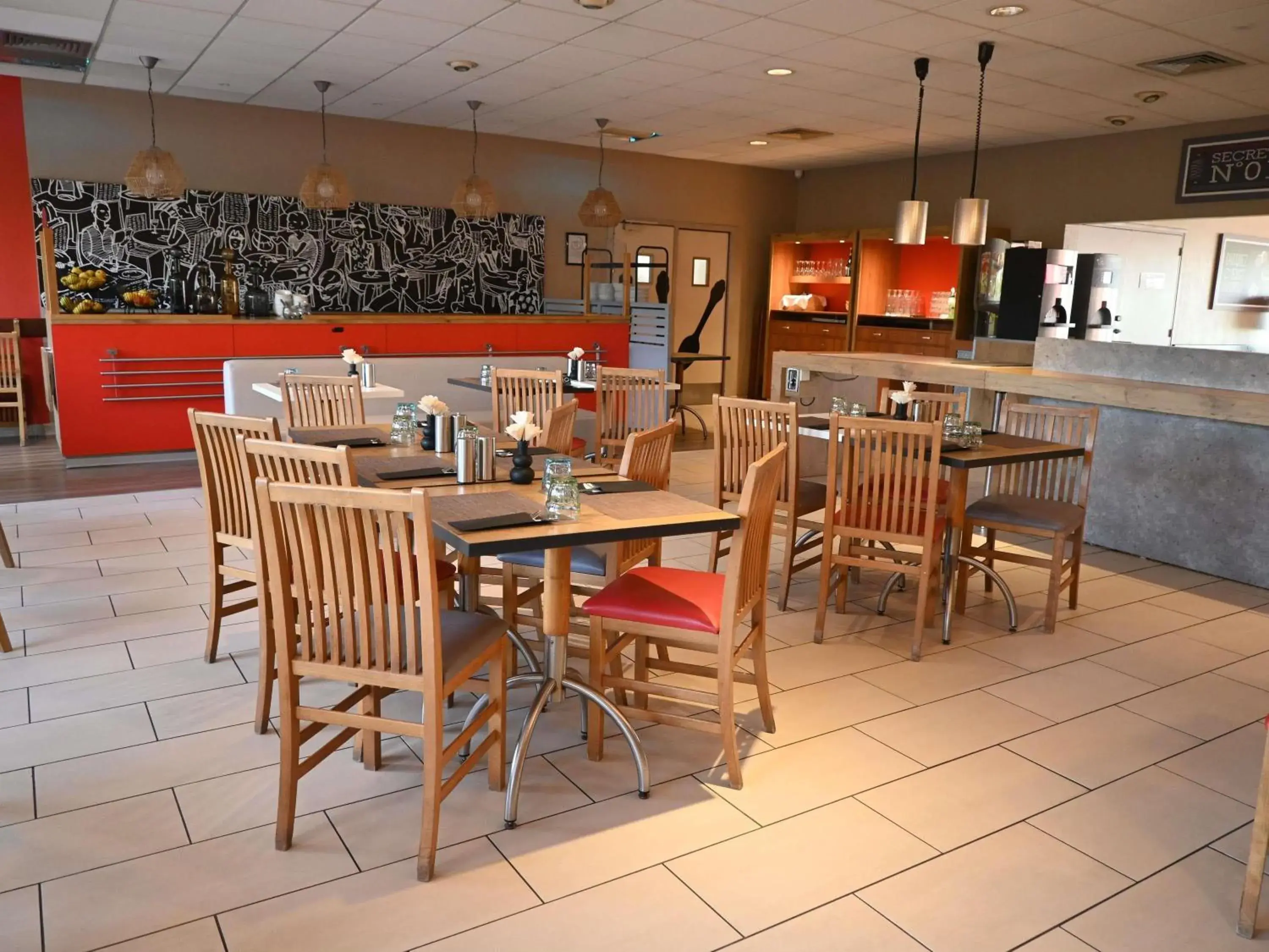 Restaurant/places to eat in ibis Laval Le Relais D'Armor Restaurant/places to eat in ibis Laval Le Relais D'Armor