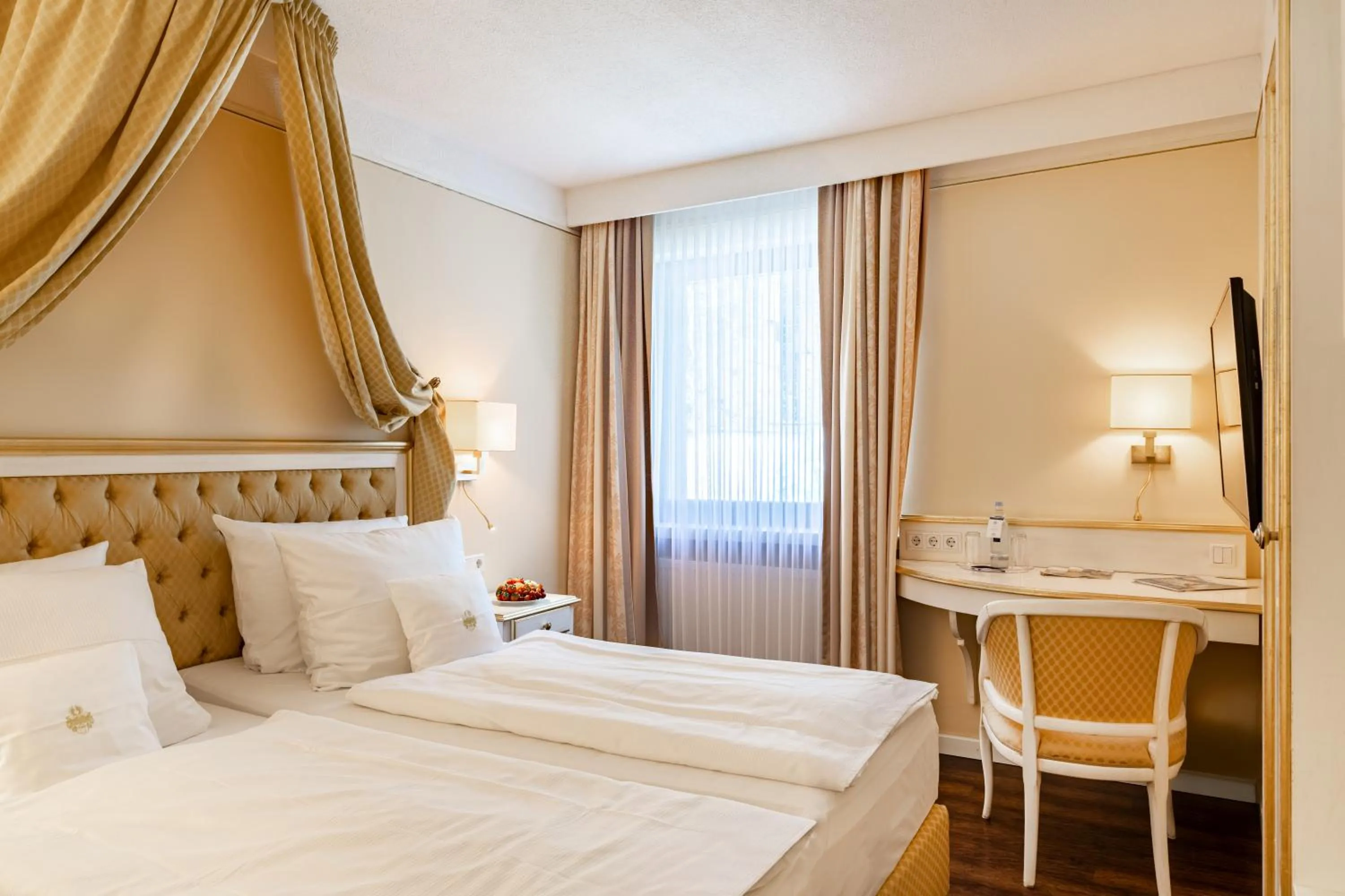 Bed in Burghotel Staufenberg