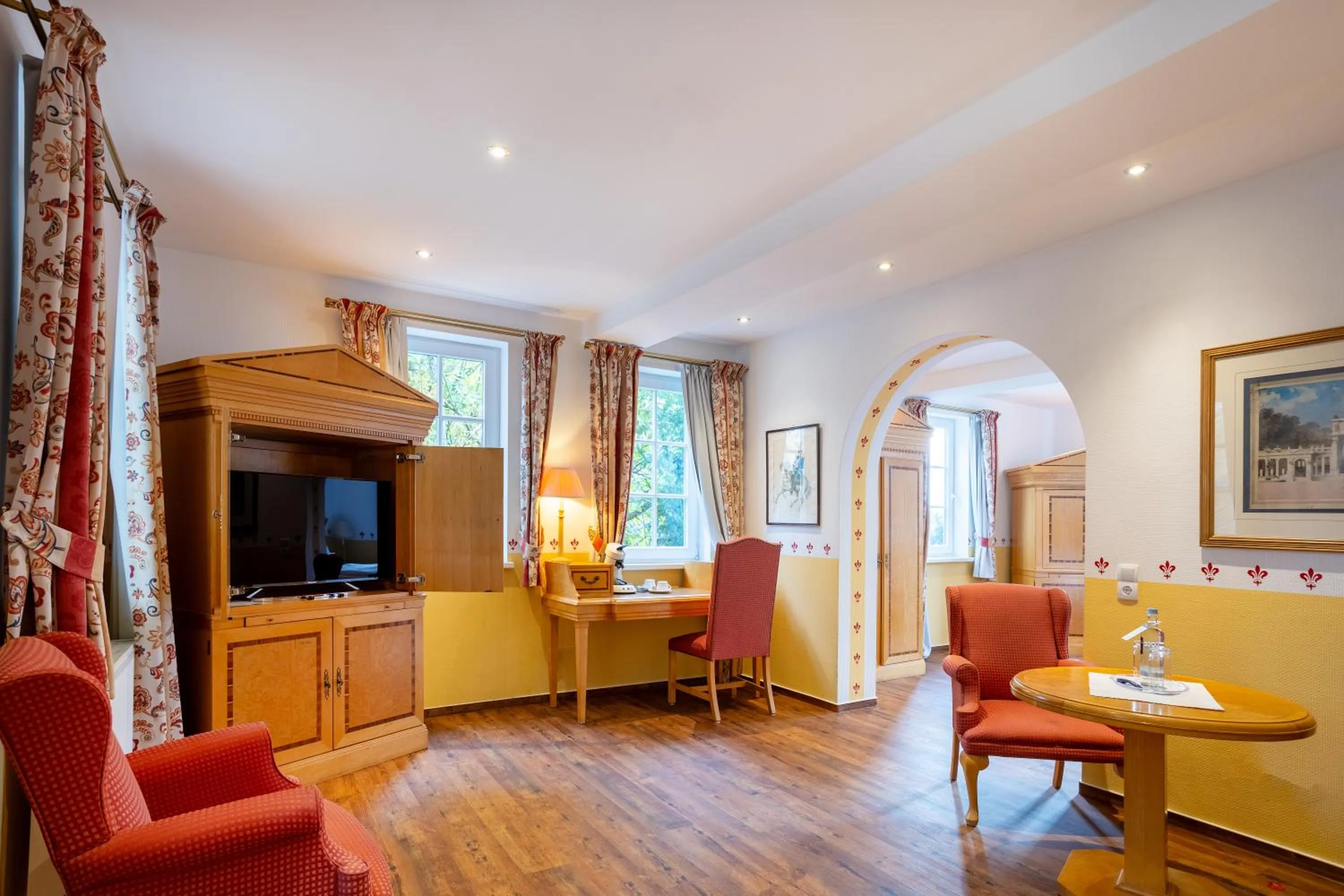 TV and multimedia in Burghotel Staufenberg