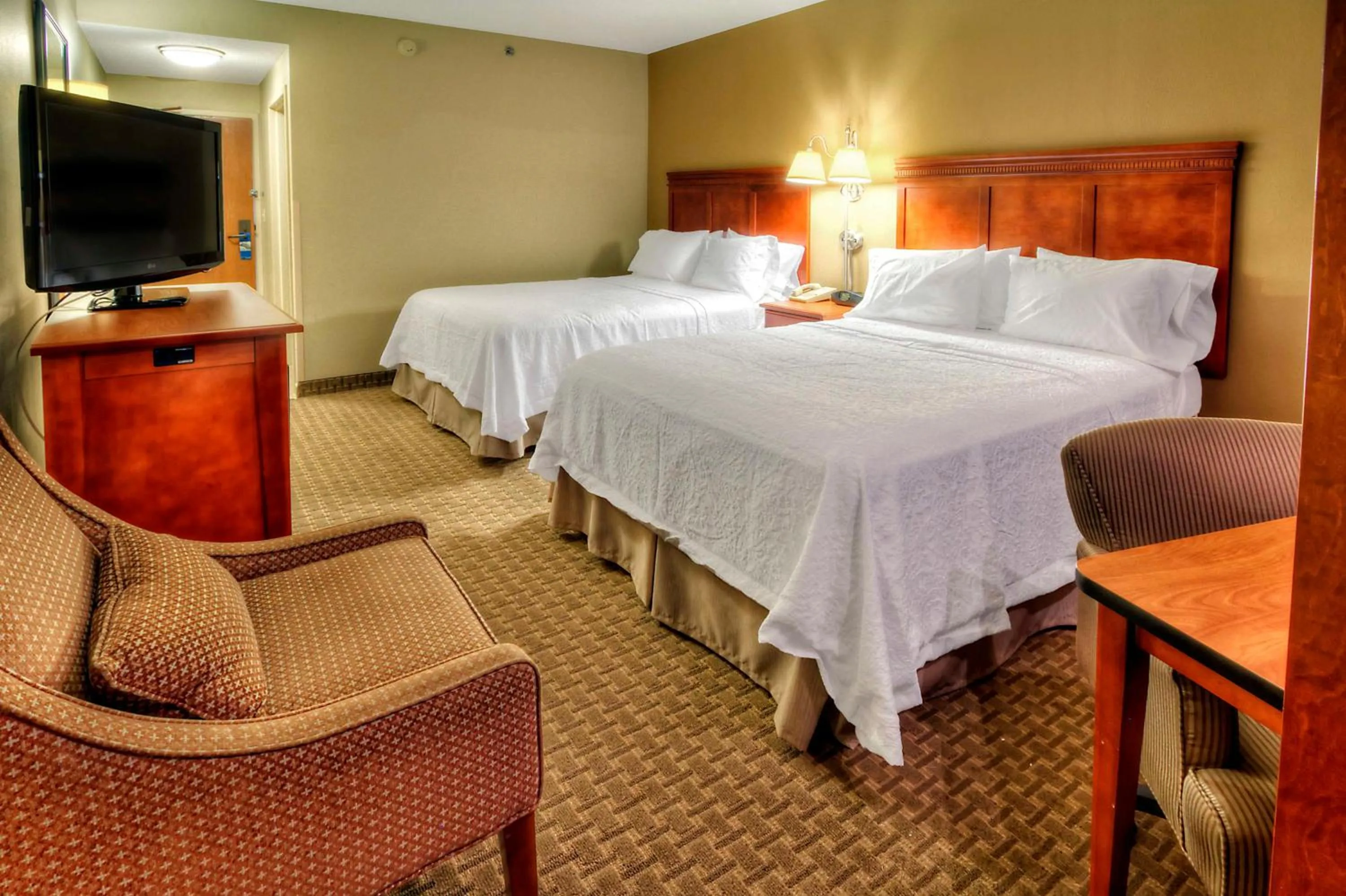 Bed in Hampton Inn Franklin, NC