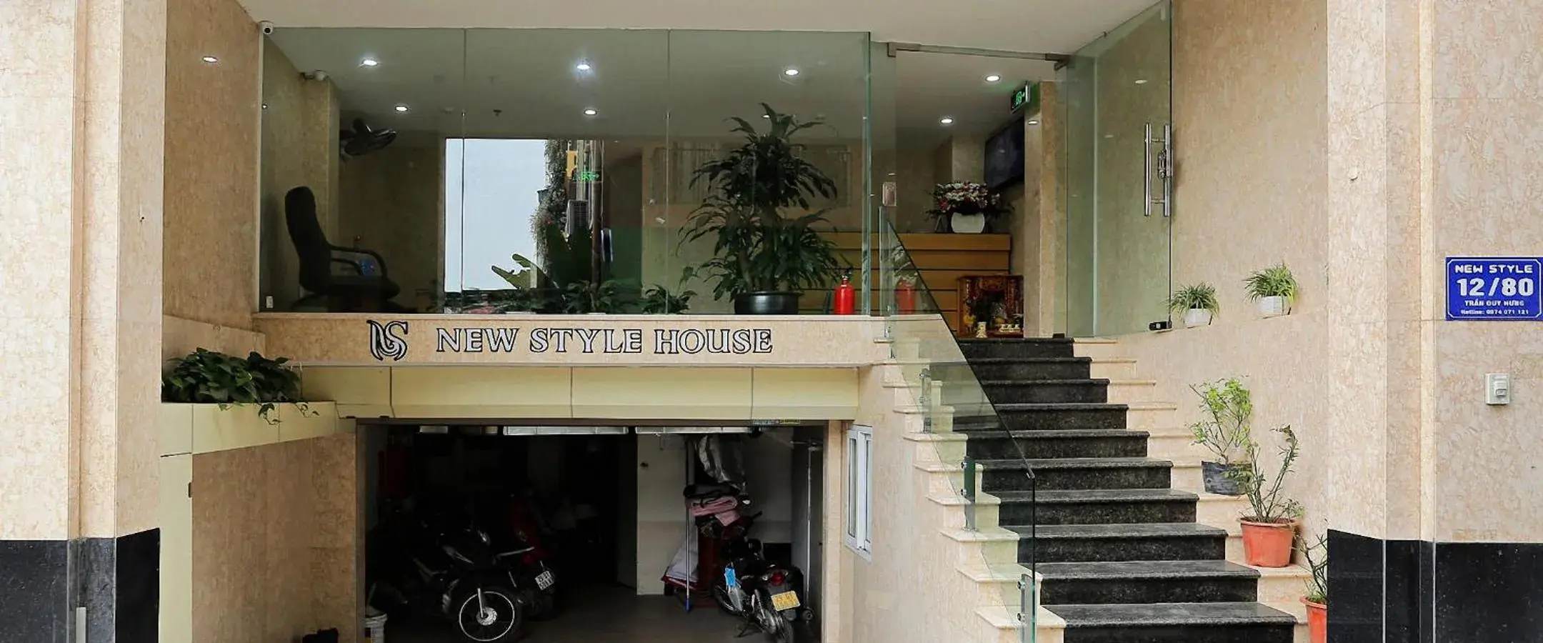 Property building in Galaxy Hanoi Hotel & Apartment - 12 ngõ 80 Trần Duy Hưng Property building in Galaxy Hanoi Hotel & Apartment - 12 ngõ 80 Trần Duy Hưng