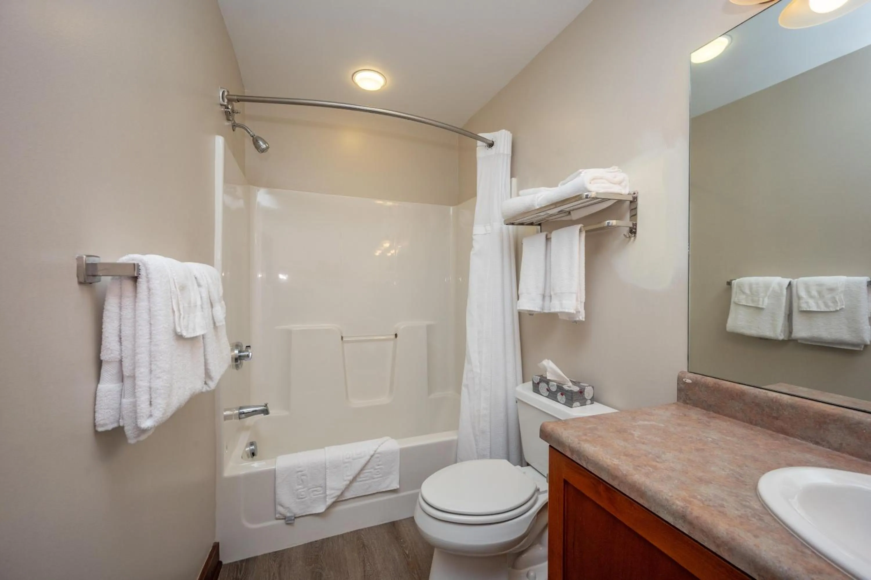 A115 One Bedroom Lake View