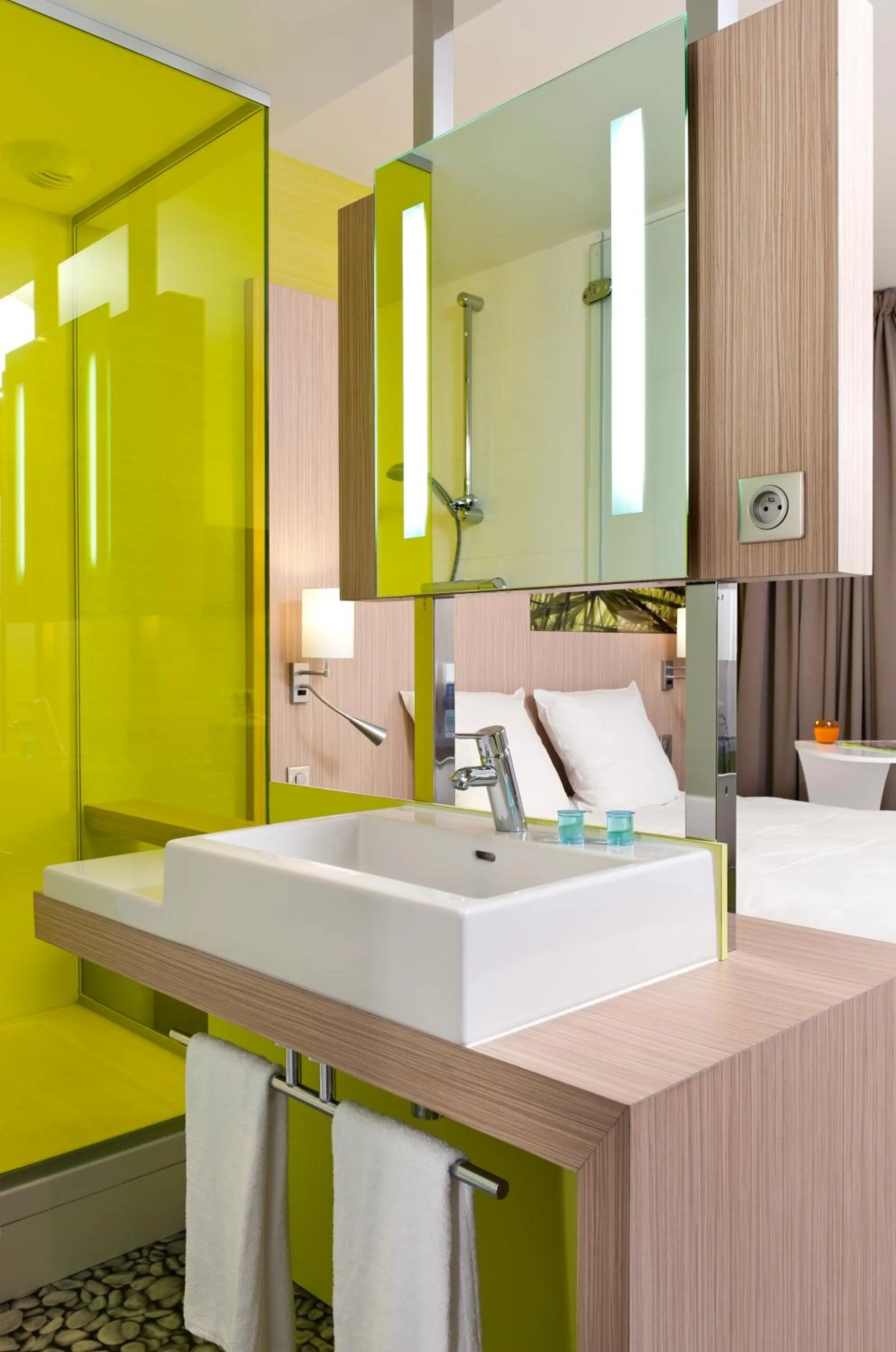 Bathroom in ibis Styles Troyes Centre