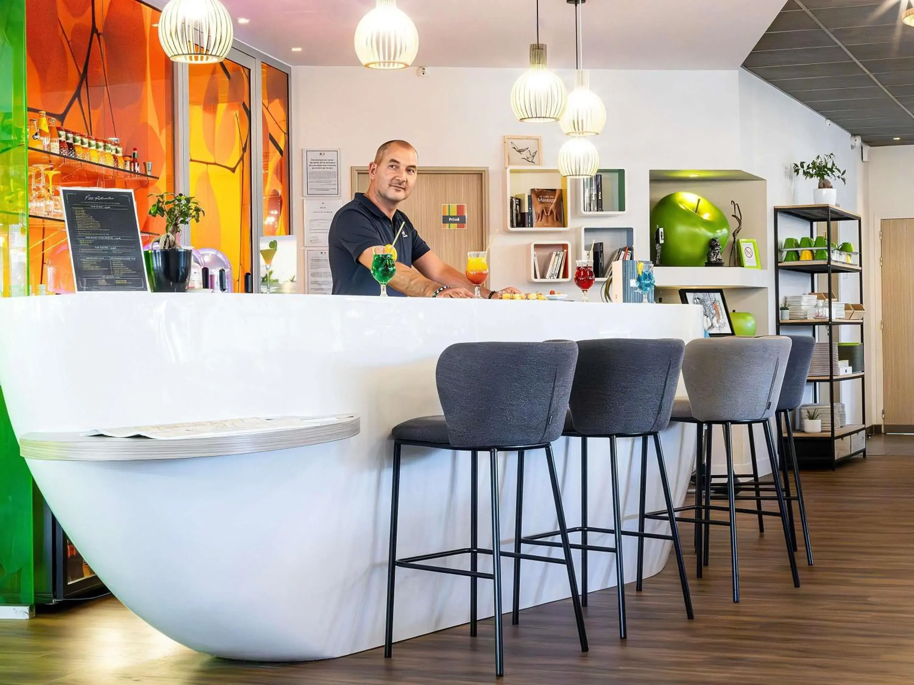 Lounge or bar in ibis Styles Troyes Centre Lounge or bar in ibis Styles Troyes Centre