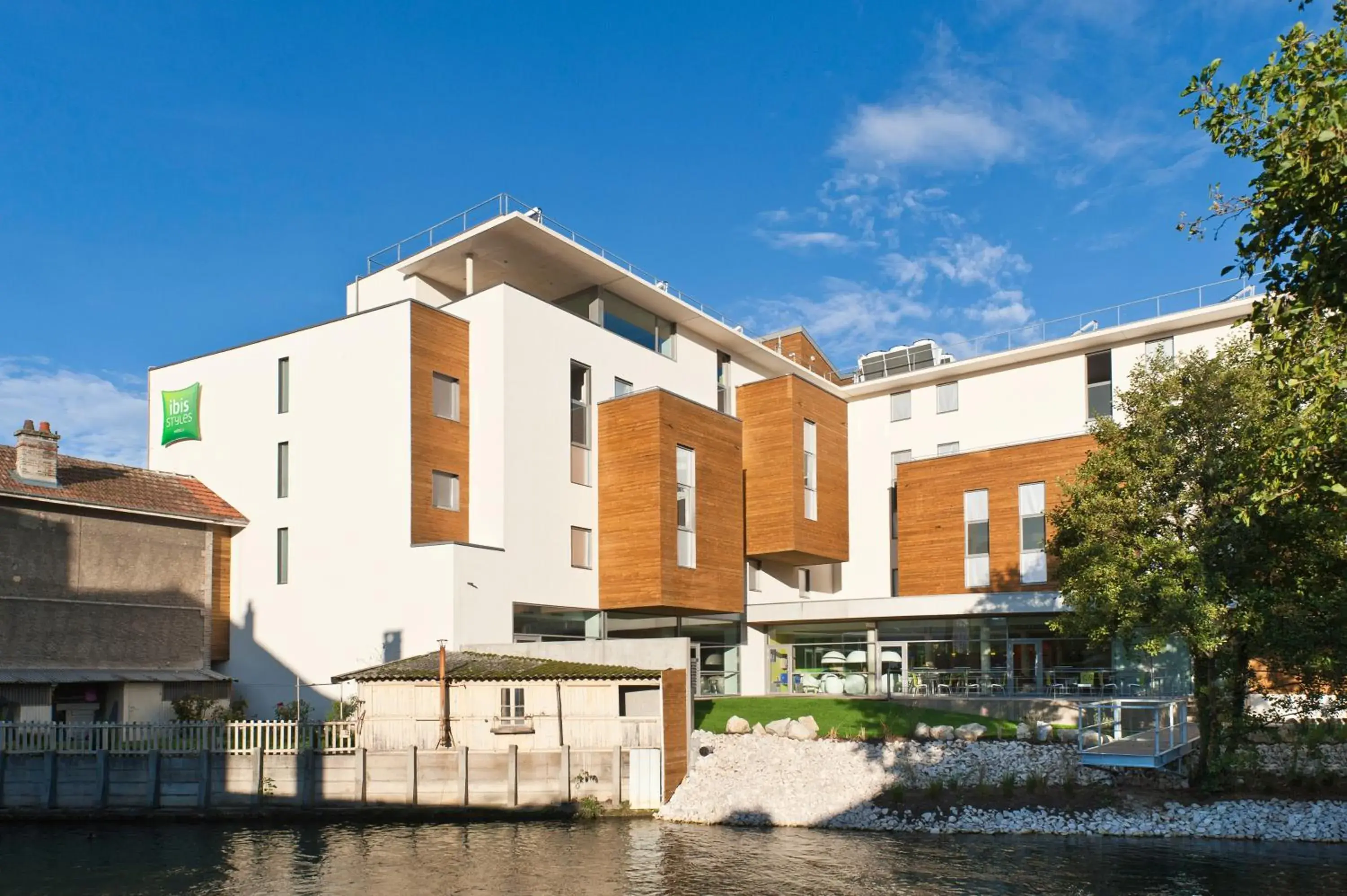 Facade/entrance in ibis Styles Troyes Centre Facade/entrance in ibis Styles Troyes Centre