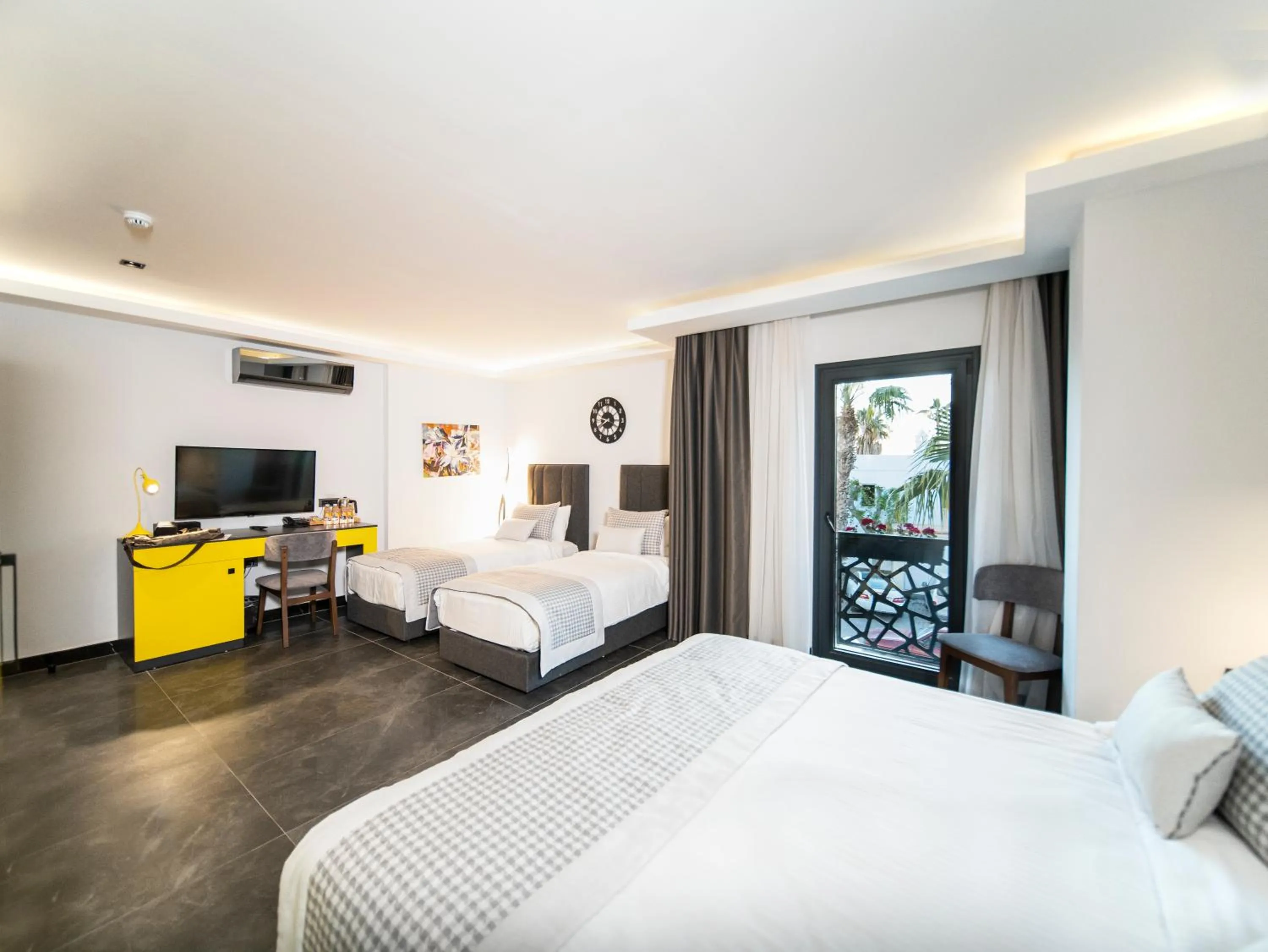 Photo of the whole room, Bed in Sea Palm Otel Yalıkavak