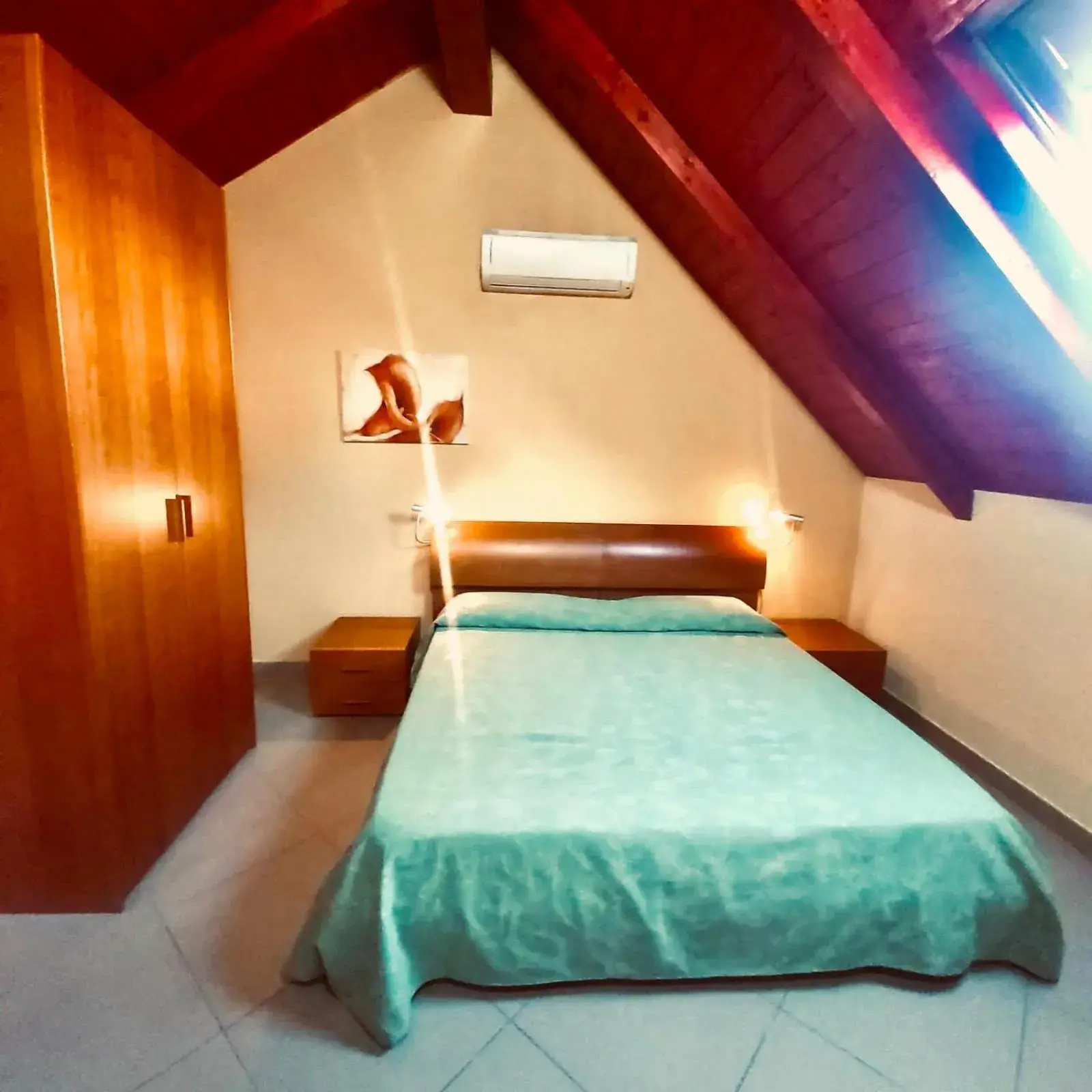 Large Double or Twin Room - single occupancy in L'Aurora Large Double or Twin Room - single occupancy in L'Aurora